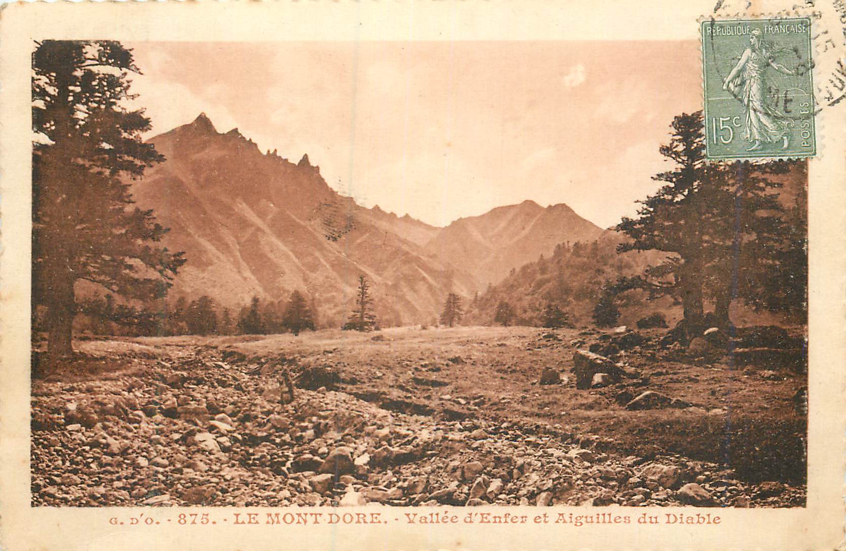 CPA le Mont Dore Vallee d'Enfer et Aiguilles du Diable