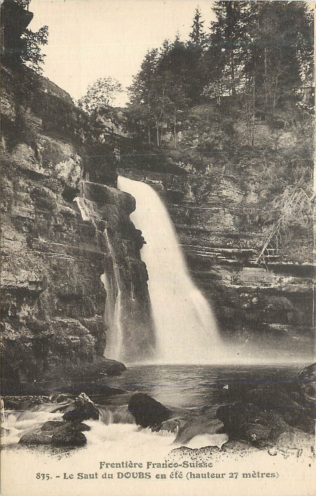 Le Saut du Doubs — Frontière France-Suisse, hauteur 27 mètres — Éditions C. L. B., Besançon, n° 835