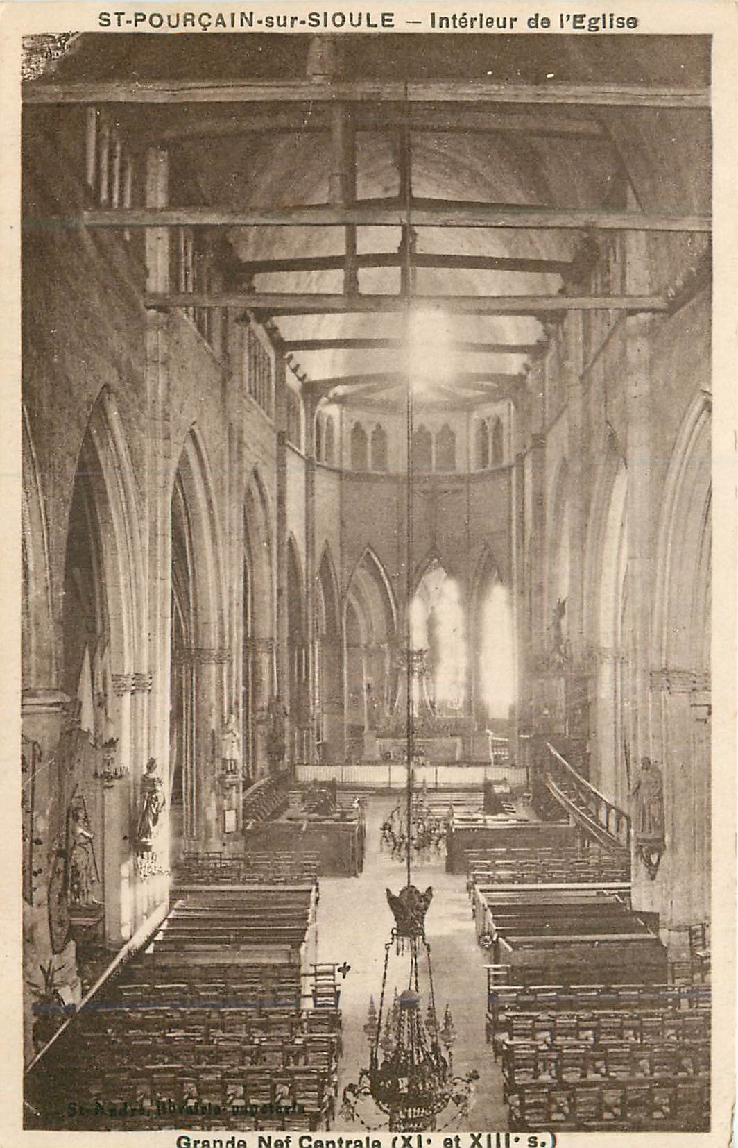 CPA Grande Nef Centrale (XI et XIII S) St Pourcain sur Sioule Interieur de l'eglise