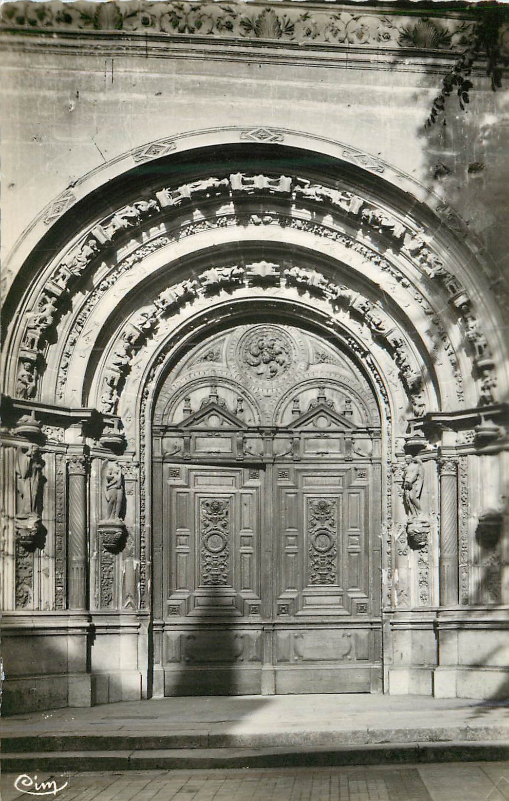 CPM L'Isle Adam(S et O) Portail de l'Eglise