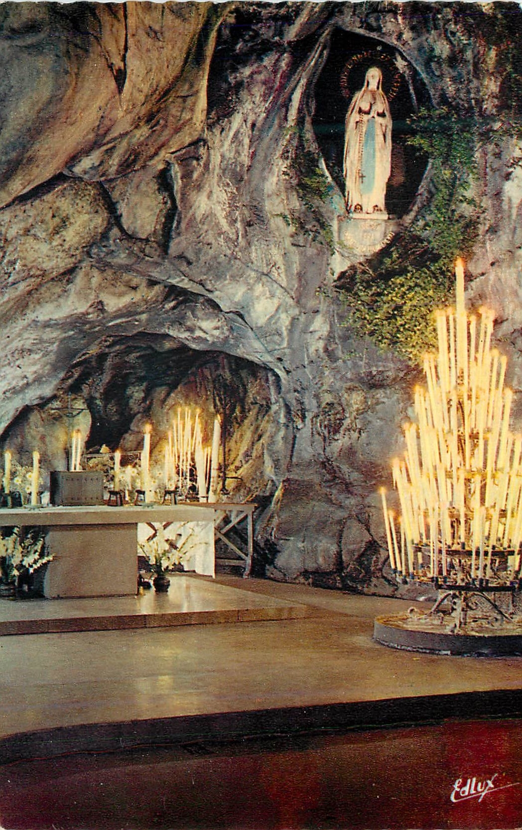 CPM Lourdes La Grotte Miraculeuse