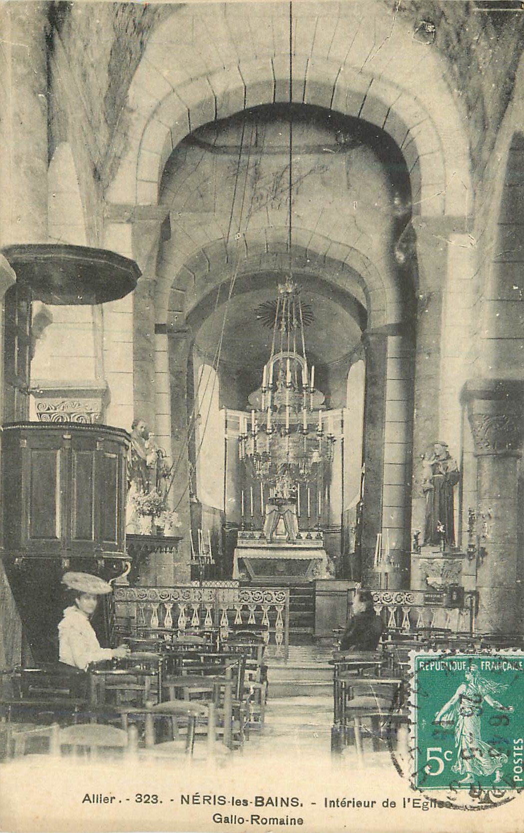 Néris-les-Bains - Intérieur de l'Église Gallo-Romaine — Allier, série 323