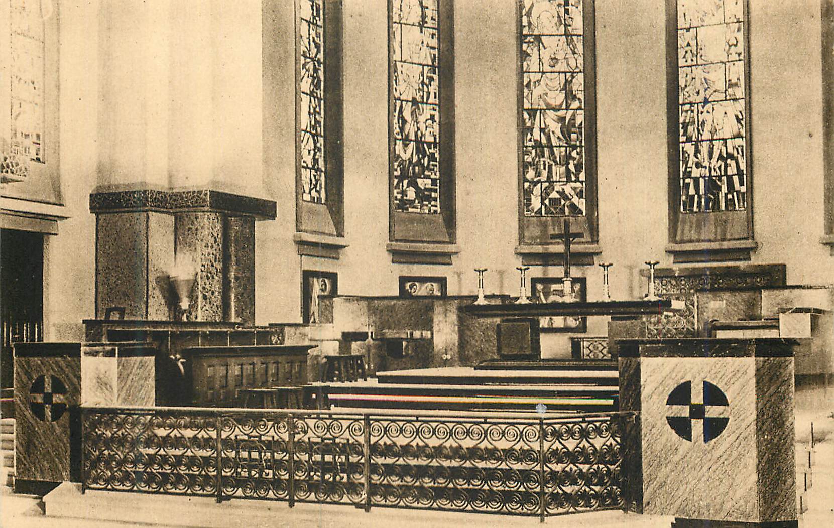 CPA Paris Eglise des Etudiants (Sacre Coeur) Choeur et Maitre Autel