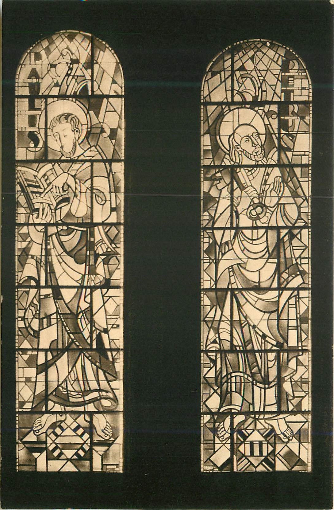 CPA Paris Eglise des Etudiants (Sacre Coeur) Deux des Vitraux du choeur (Saint Pierre et Saint Paul)