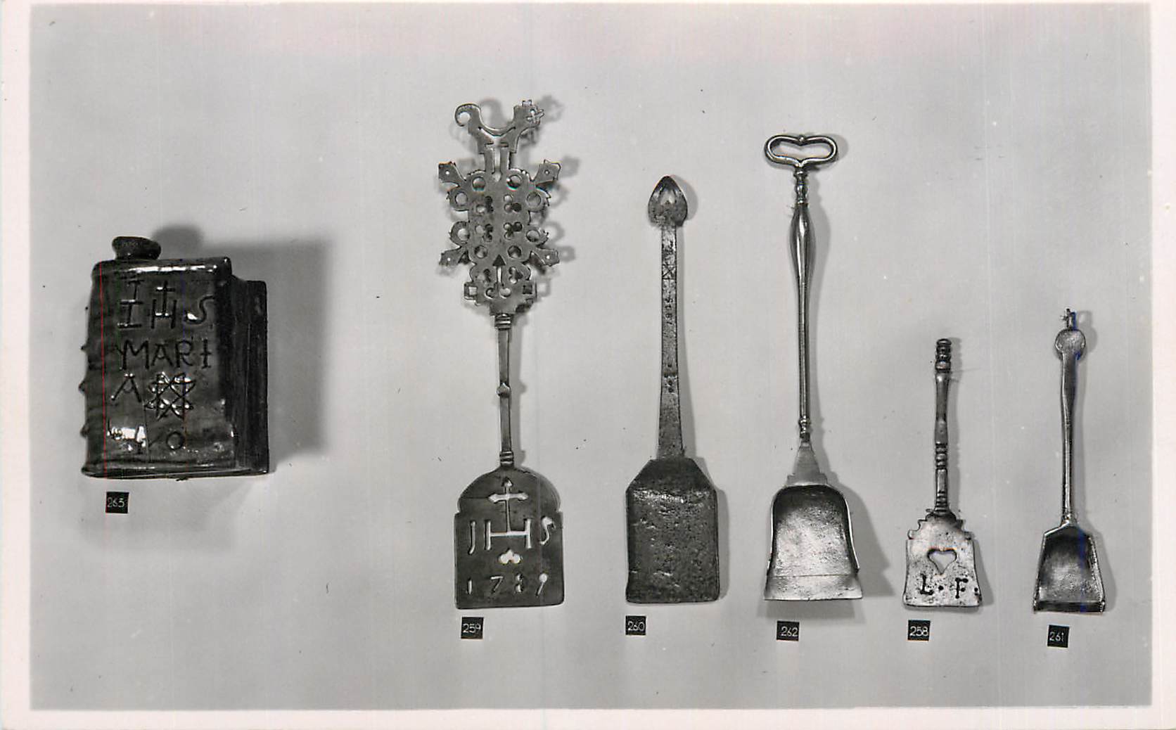 CPM Musee des Arts et Traditions Populaires Palais de Chaillot Paris XVIIIe et XIXe Siecles