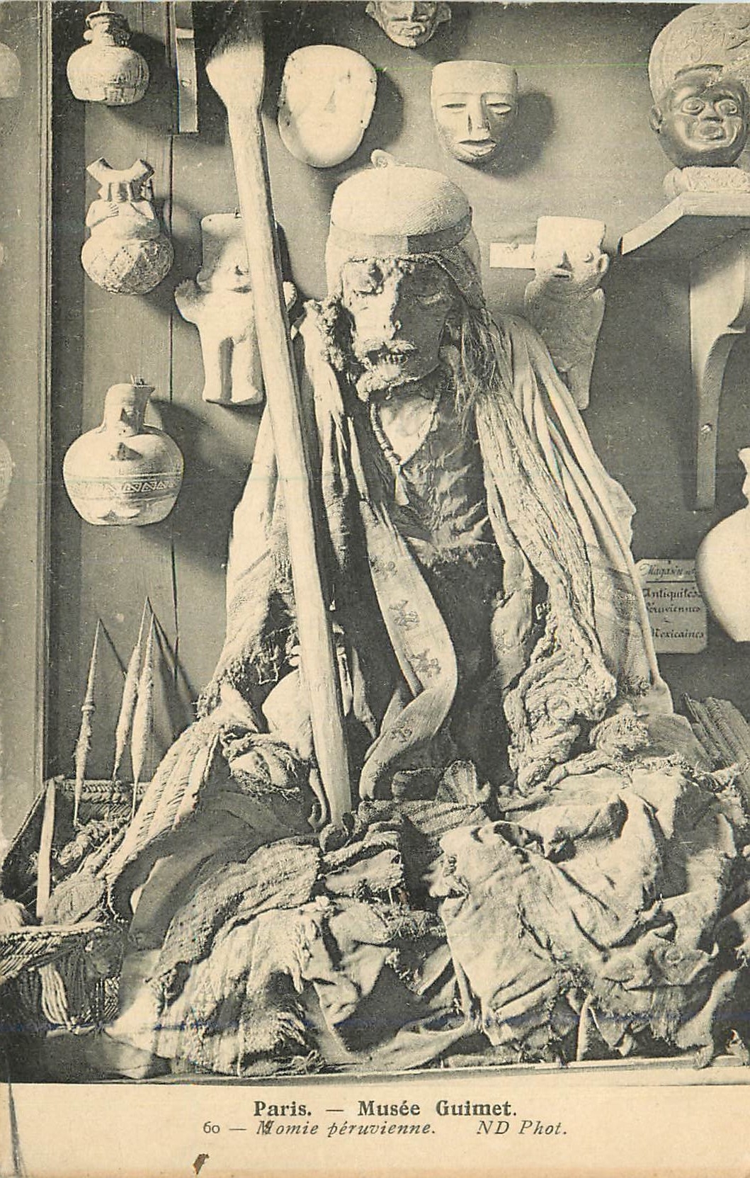 CPA Paris Musee Guimet Momie Peruvienne Perou
