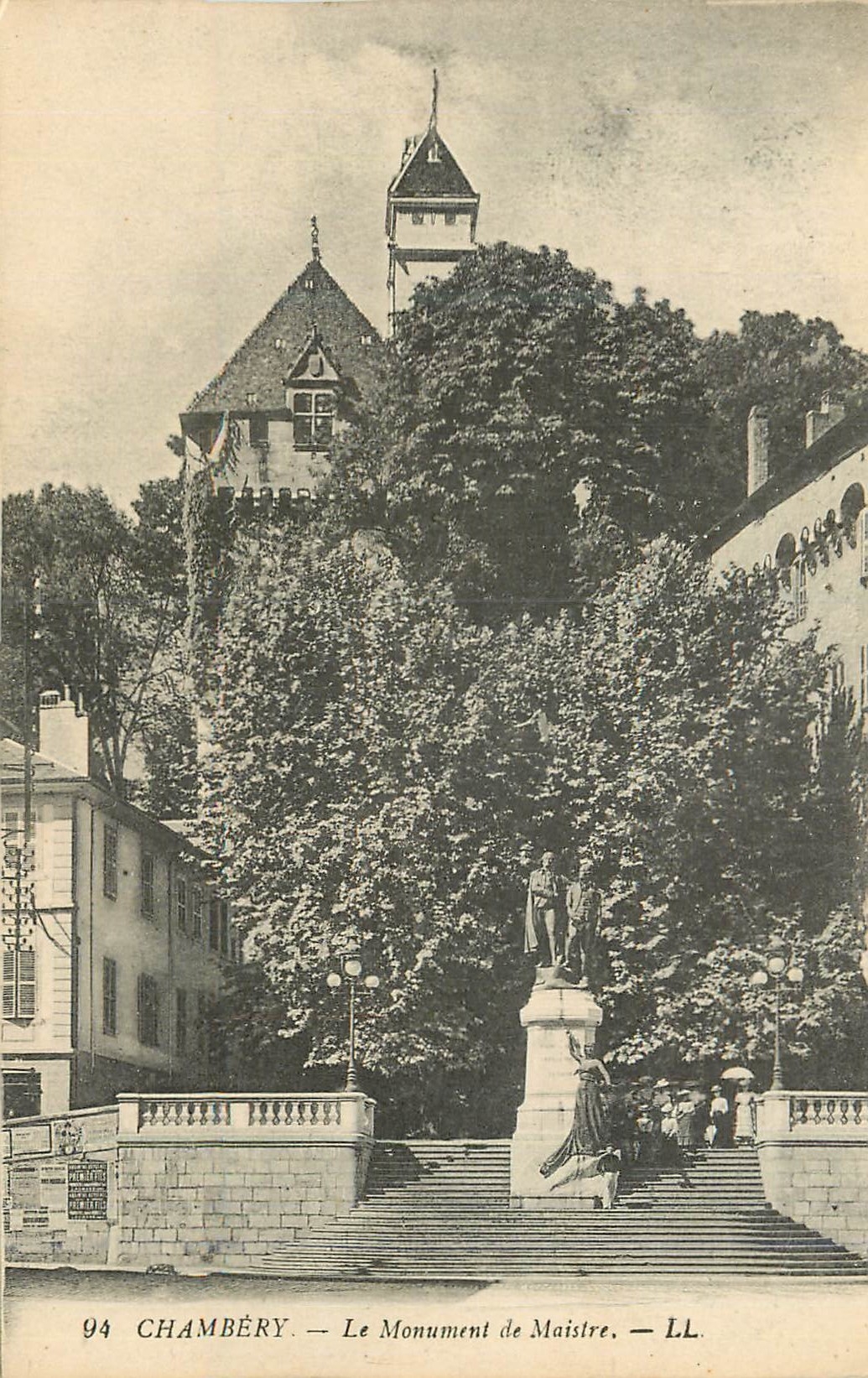 CPA Chambery Le Monument de Maistre