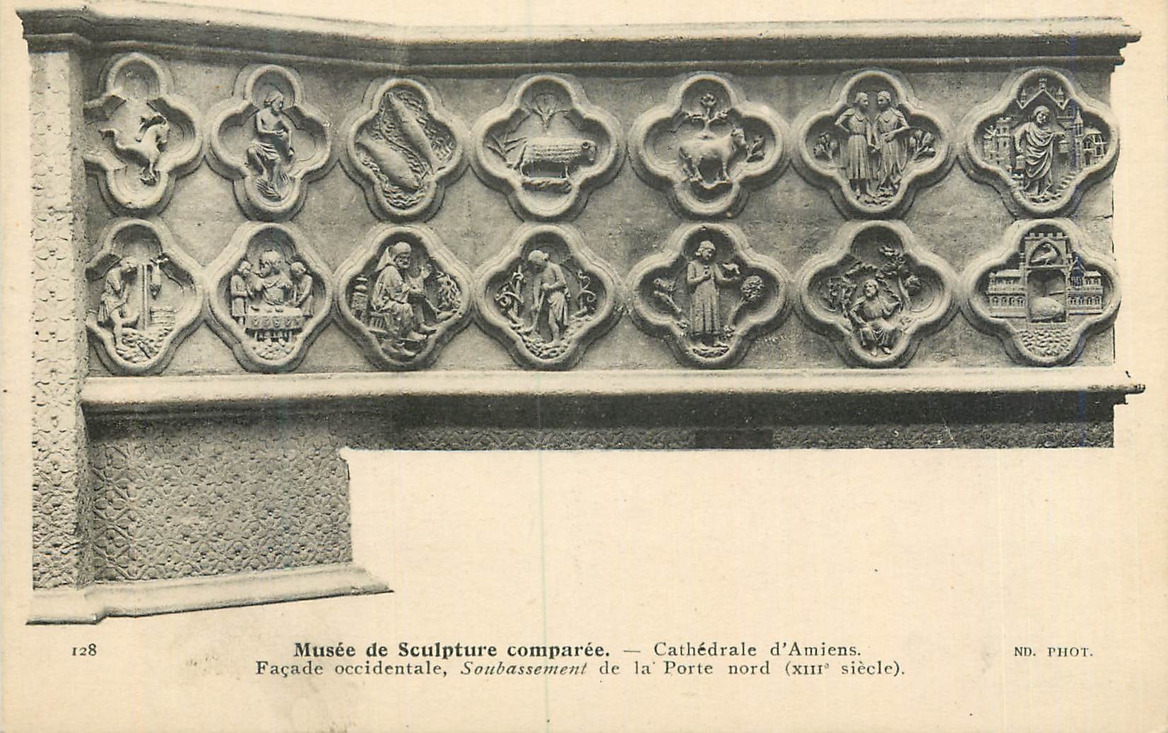 CPA Musee de Sculpture Comparee cathedrale d'Amiens Facade Occidentale