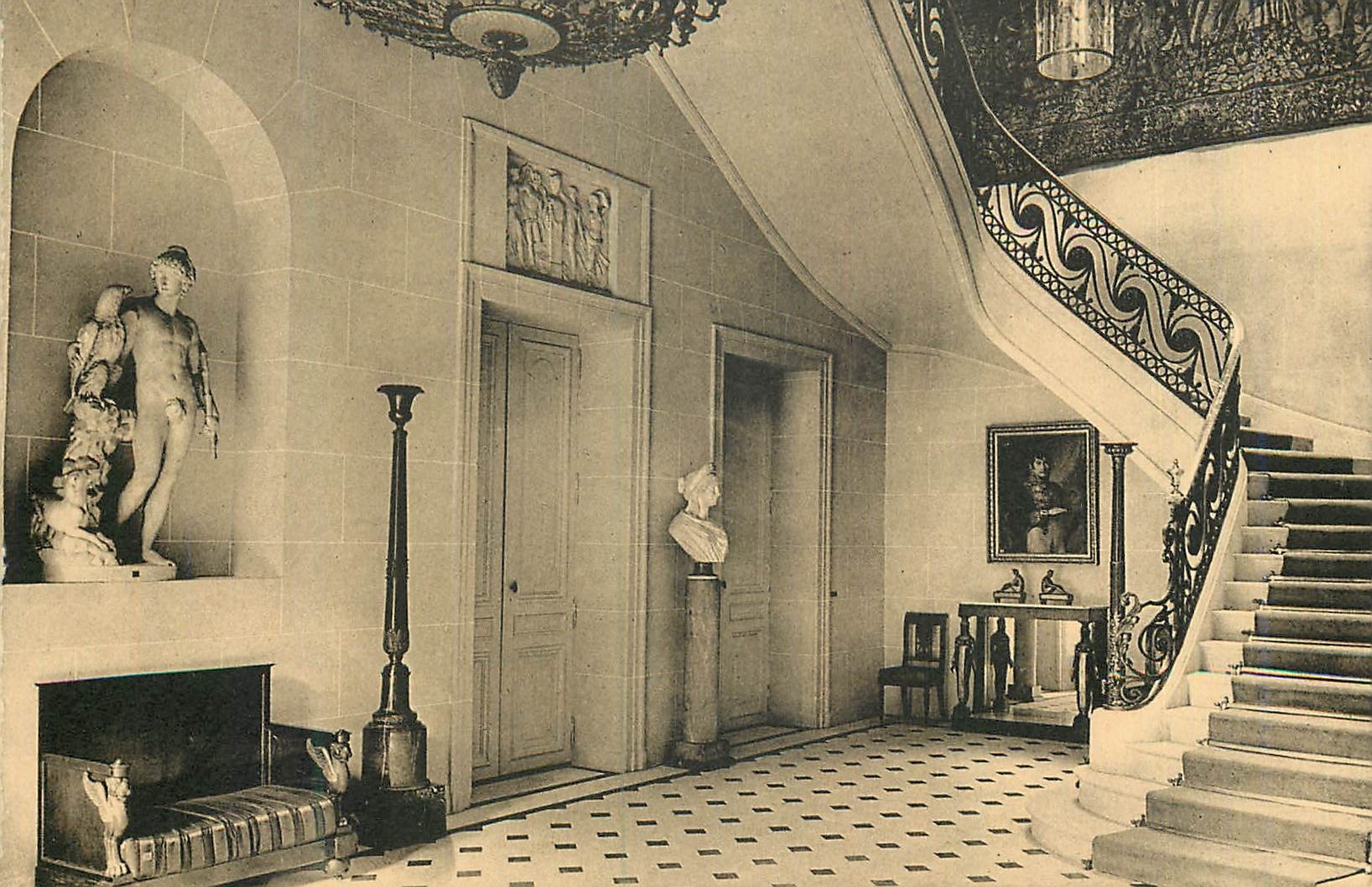 CPA Musee Marmottan Institut de France Rue Louis Boilly Le Grand Escalier