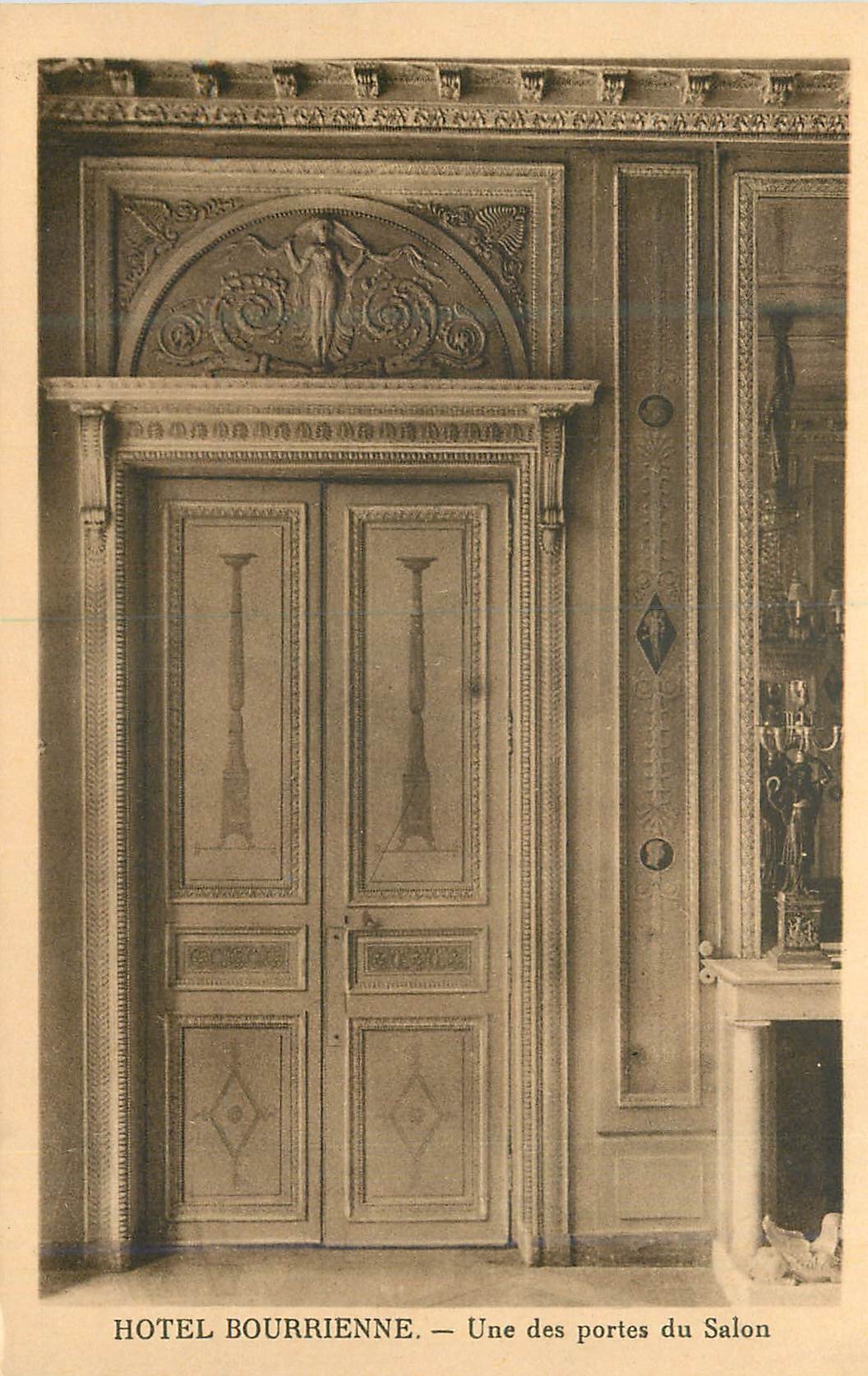 CPA Hotel Bourrienne Une des Portes de Salon