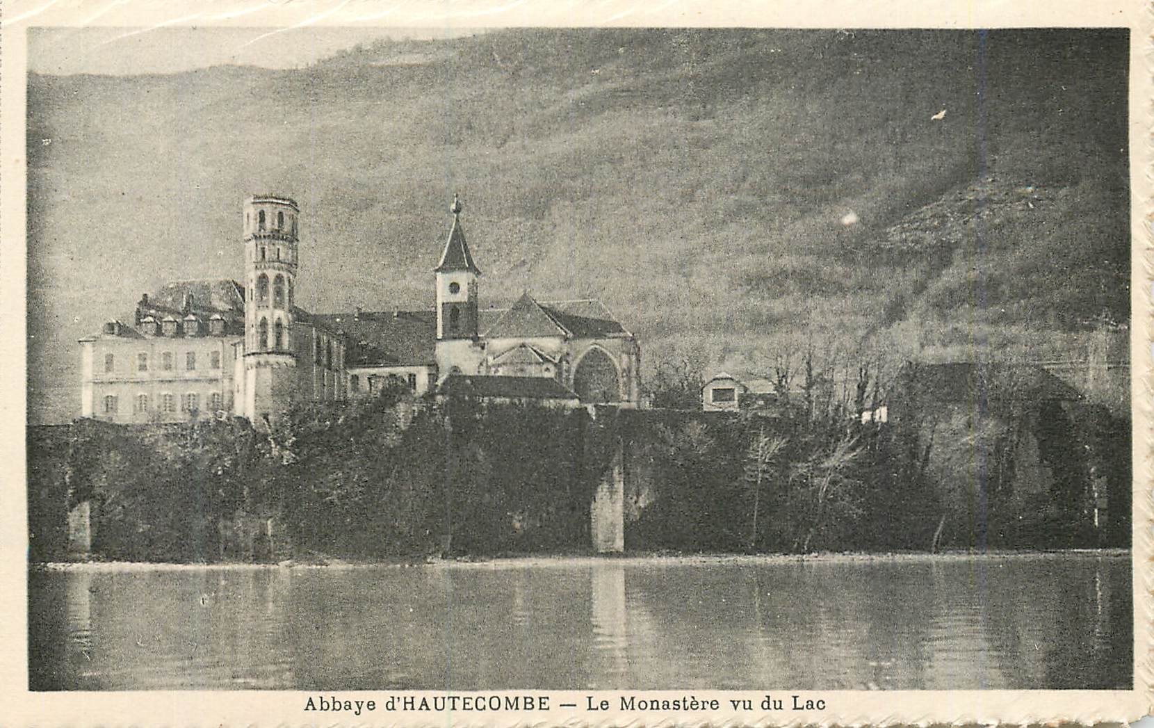 CPA Abbaye d'Hautecombe Le Monastere Vue Prise du Lac