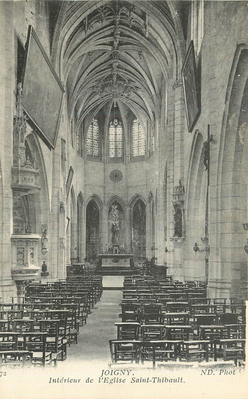 CPA Joigny Interieur de l'Eglise Saint Thibault