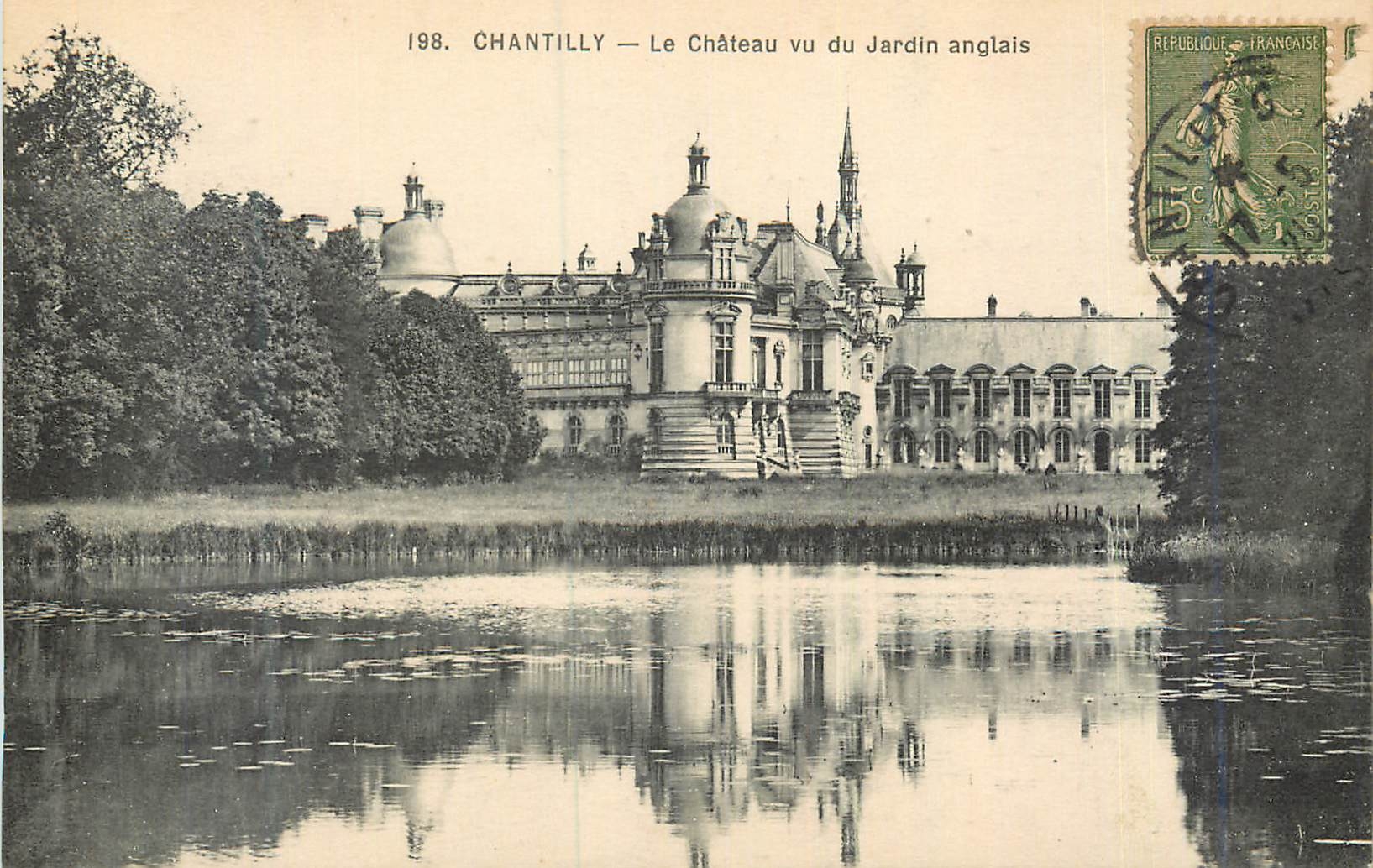 CPA Chantilly Le Chateau vu du Jardin Anglais