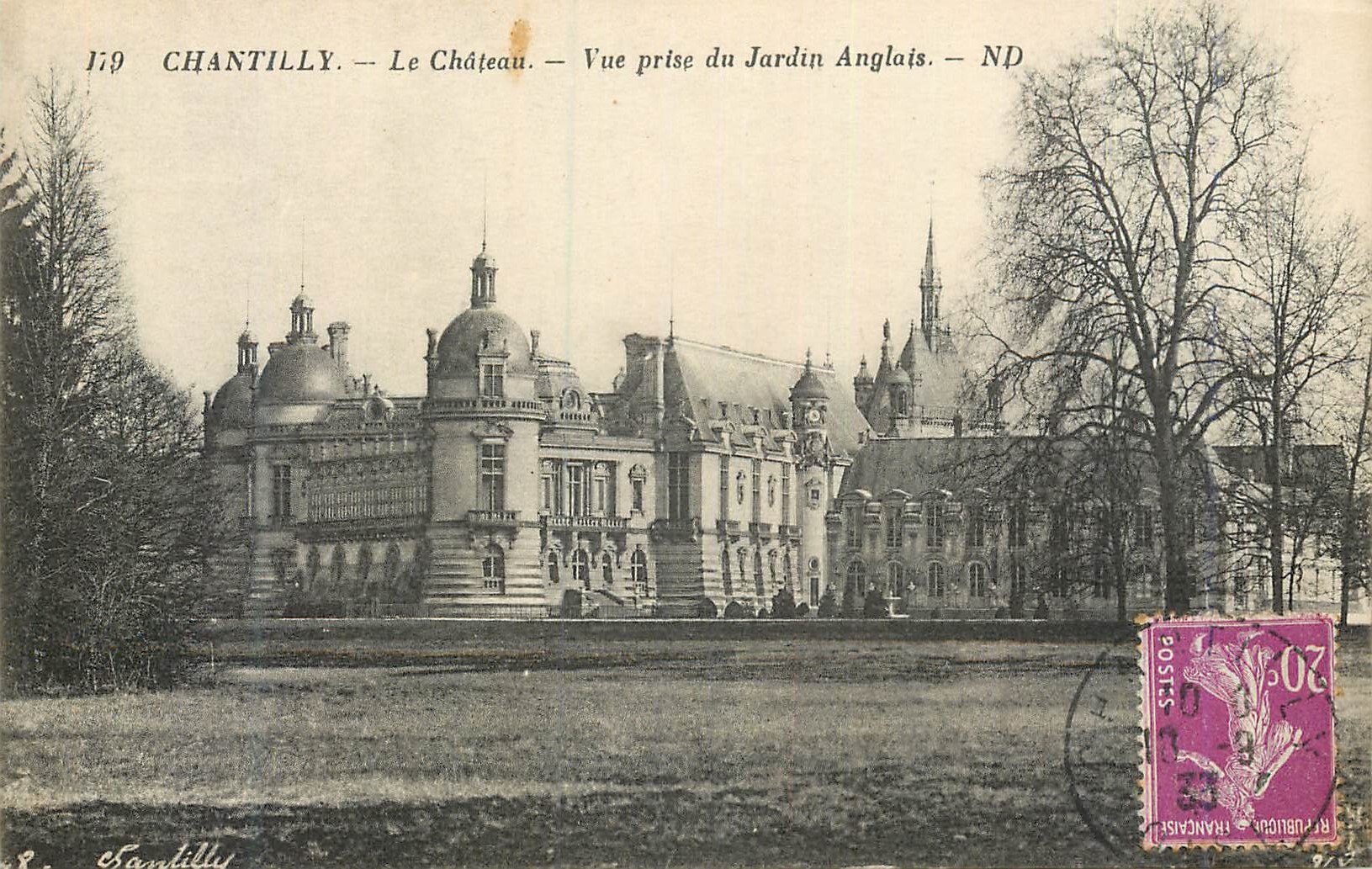 CPA Chantilly Le Chateau Vue Prise du Jardin Anglais