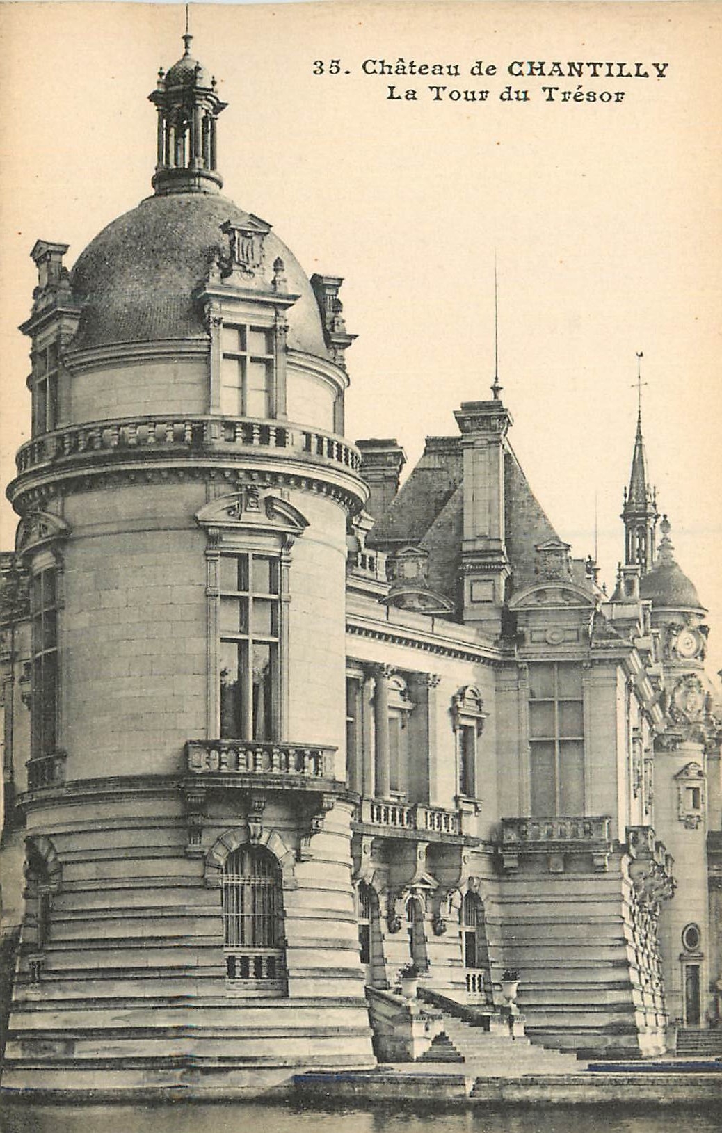 Château de Chantilly — La Tour du Trésor — éditeur A. Bourdier, Versailles, n°35