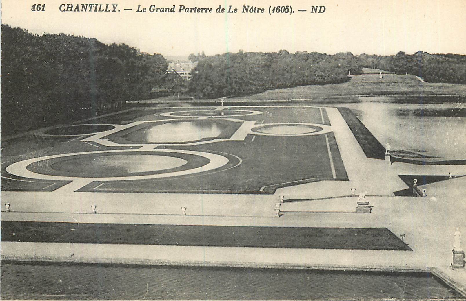 Chantilly — Le Grand Parterre de Le Nôtre (1605) — ND