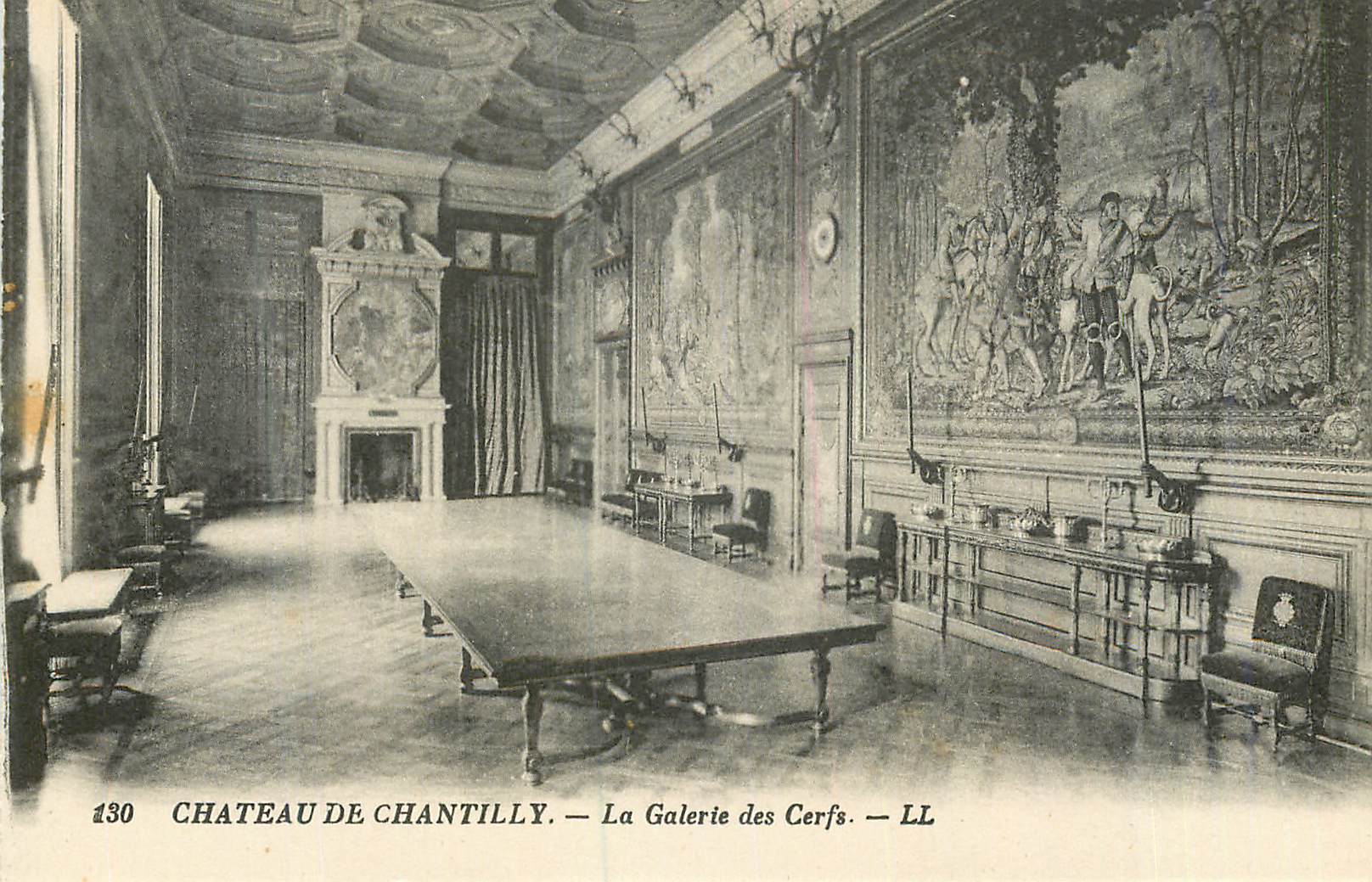 Château de Chantilly — La Galerie des Cerfs — LL