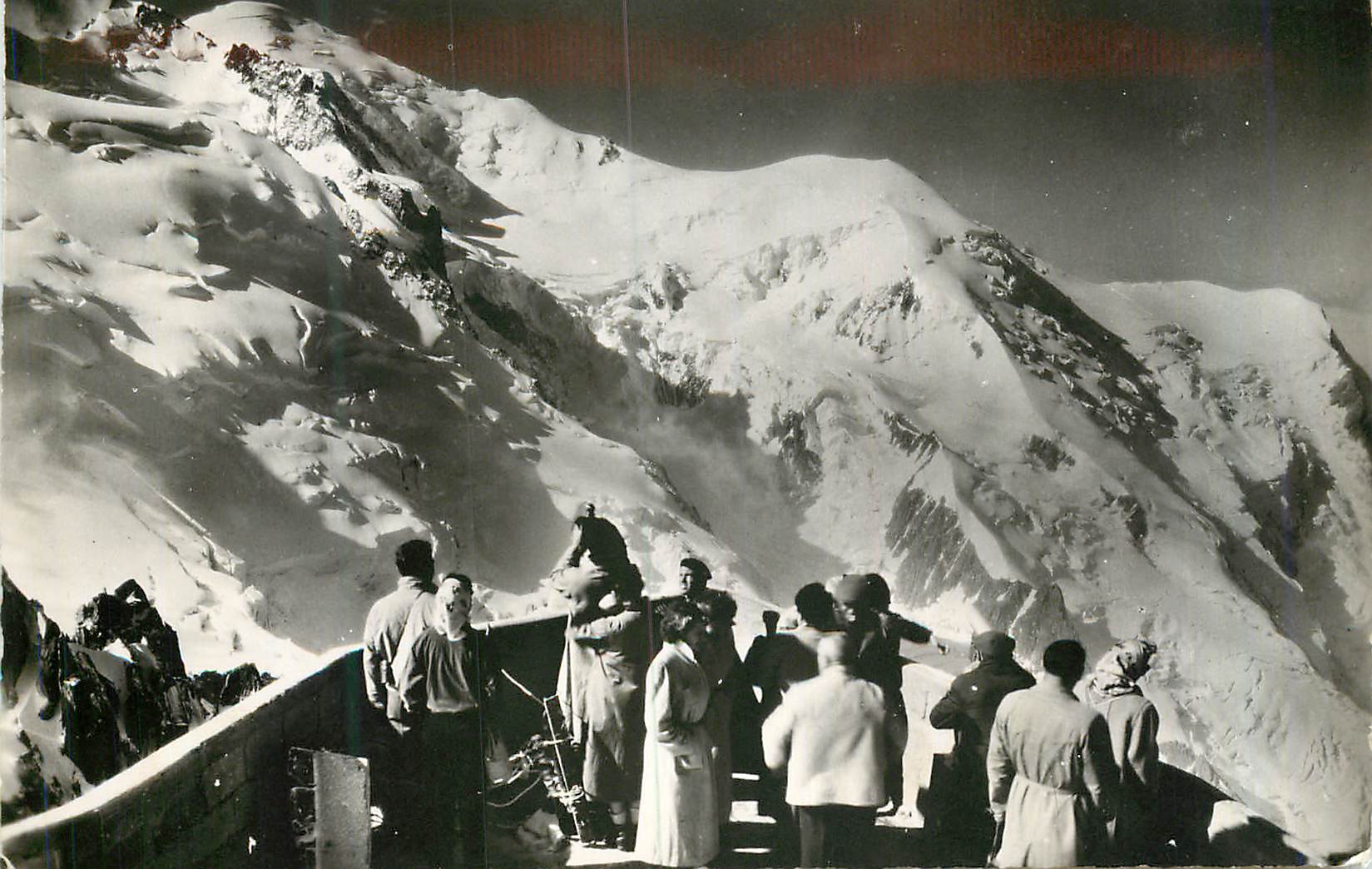 Le Mont-Blanc (4807 m) — vu de la Gare supérieure du Téléphérique de l'Aiguille du Midi-Vallée (3.842 m) — Éditions J. Cellard, Bron (Rhône)