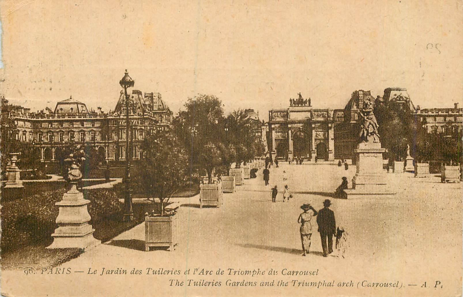 CPA Paris Le Jardin des Tuileries et l'Arc de Triomphe du Carrousel