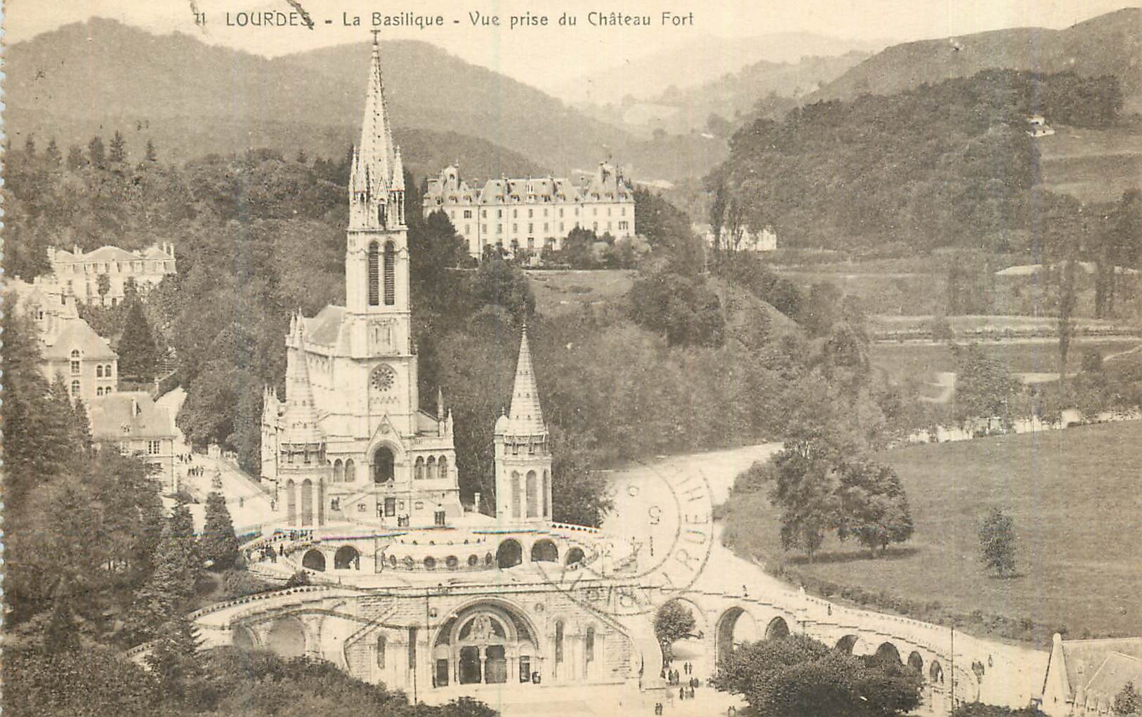CPA Lourdes La Basilique Vue Prise du Chateau Fort