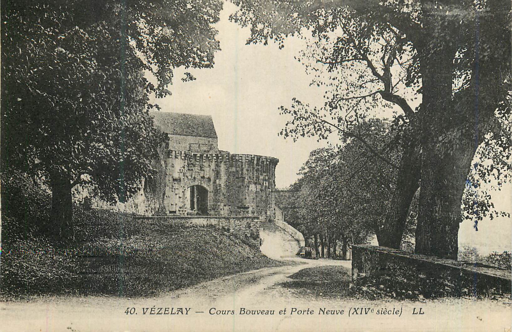 CPA Vezelay Cours Bouveau et Porte Neuve (XIVe Siecle) LL