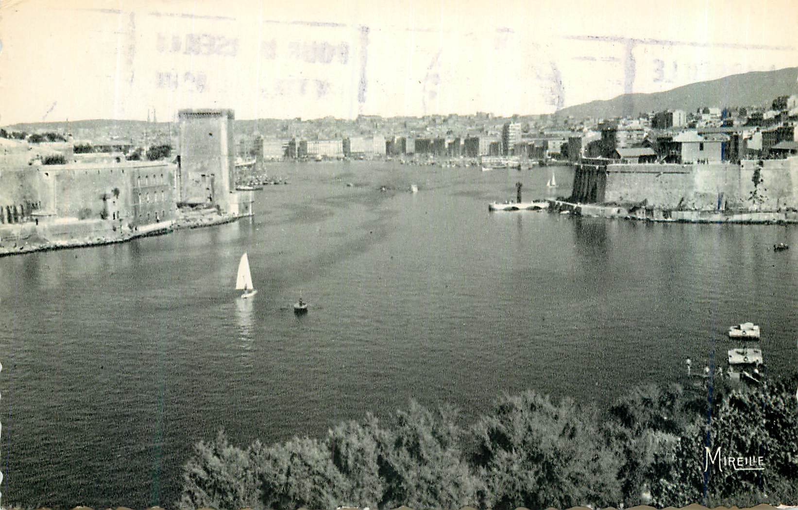 CPM Marseille (B du R) L'Entree du Vieux Port Vue du Pharo