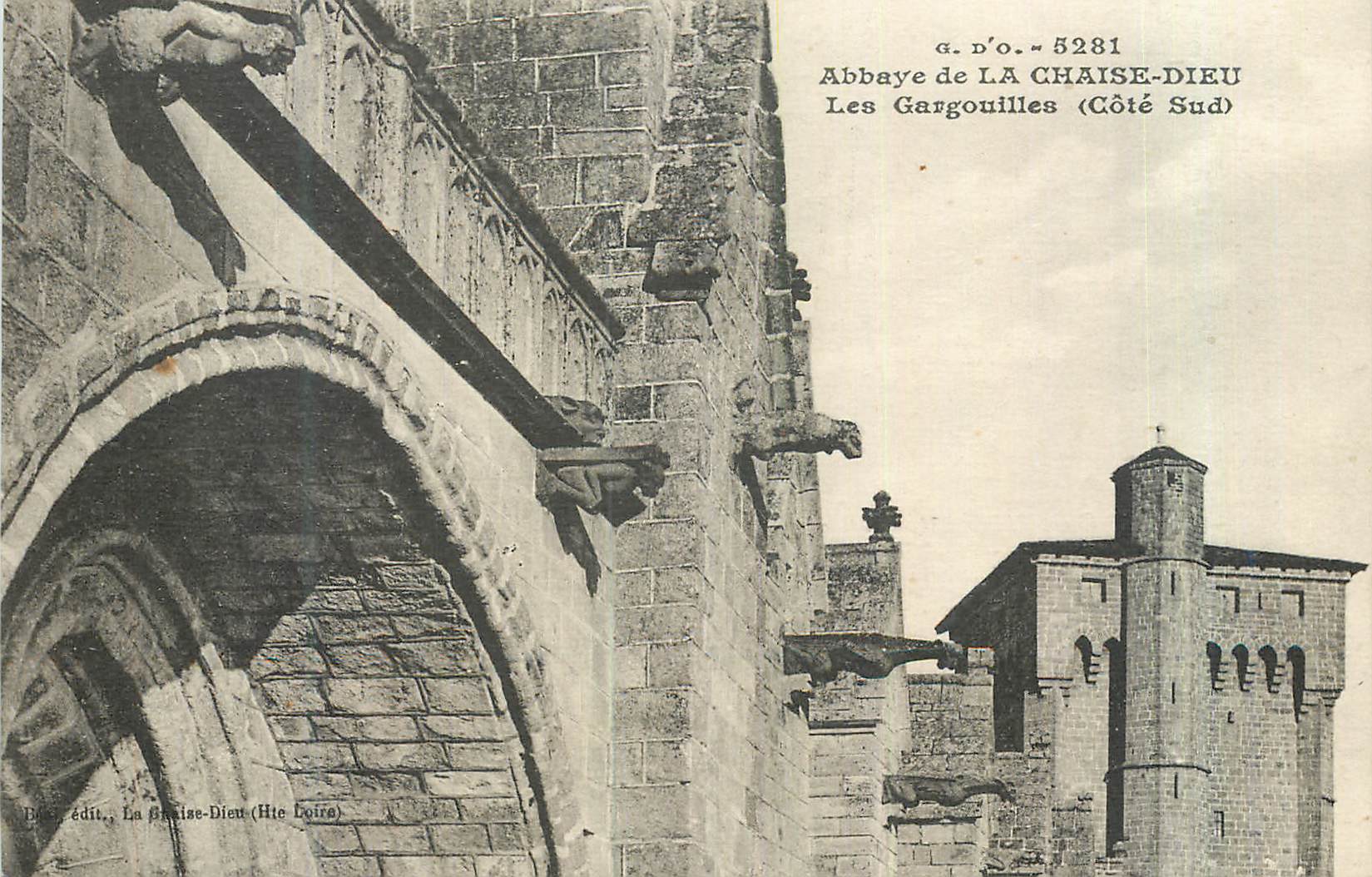 CPA L'Abbaye de la Chaise Dieu Les Gargouilles (Cote Sud)