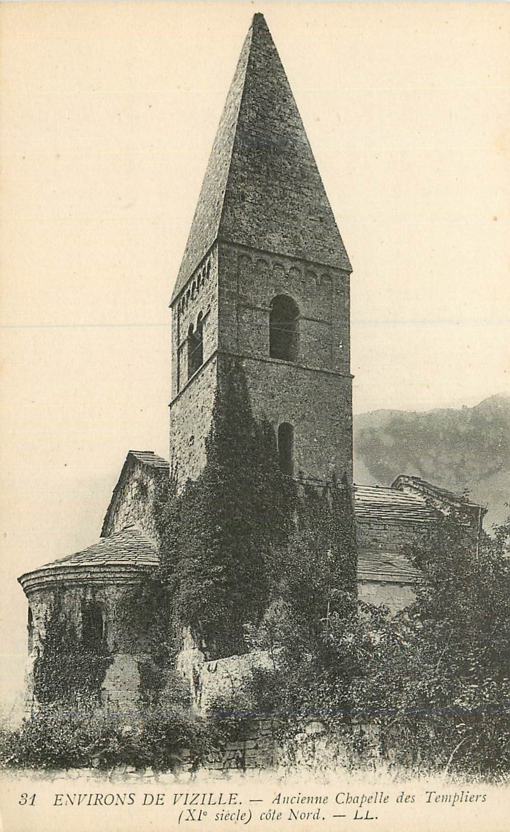 CPA Environs de Vizille Ancienne Chapelle des Templiers (XIe Siecle) Cote Nord