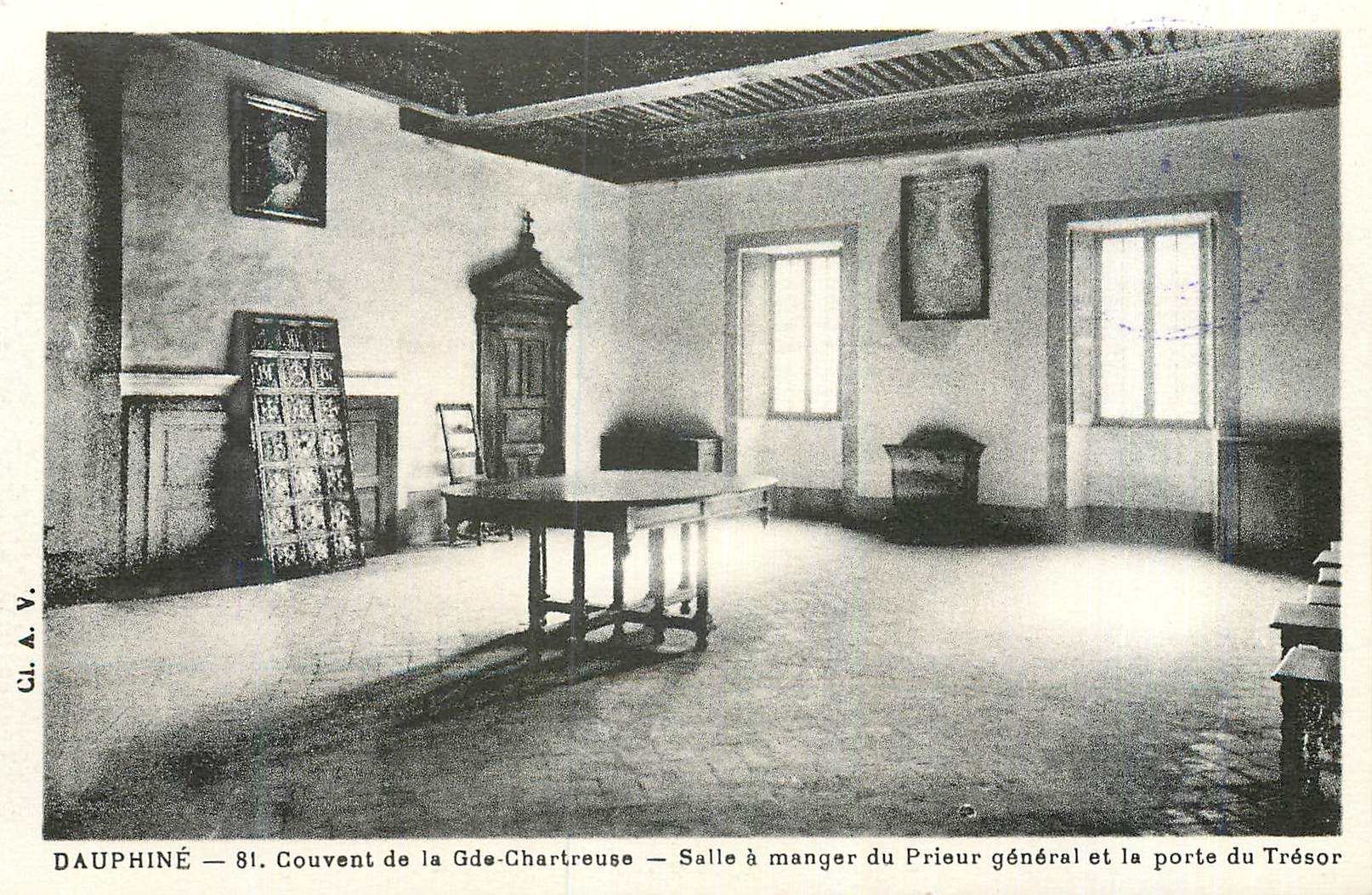 Dauphiné — Couvent de la Grande-Chartreuse — Salle à manger du Prieur général et la porte du Trésor