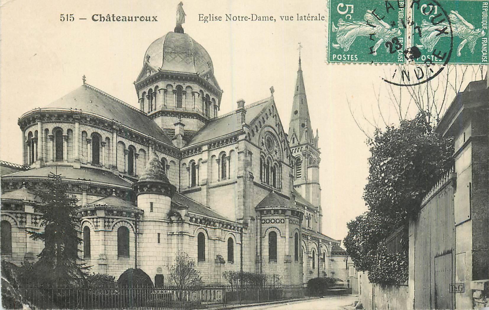 CPA Chateauroux Eglise Notre Dame vue Laterale