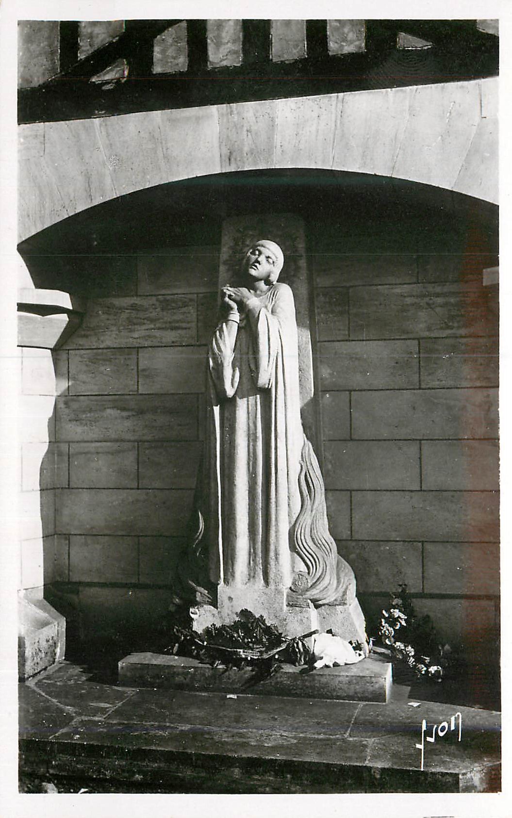 CPA Rouen (Seine Inf) Place du Marche Jeanne d'Arc son Bucher