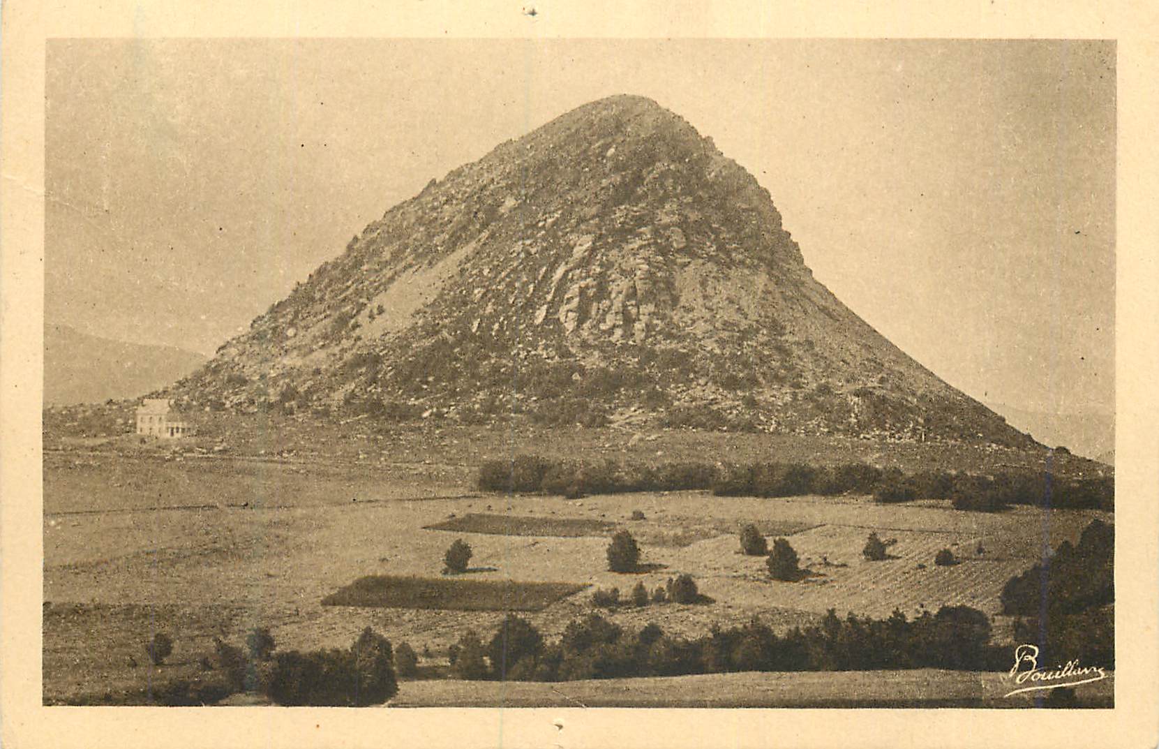 Le Gerbier de Joncs — refuge (1551 m) — Boreillons