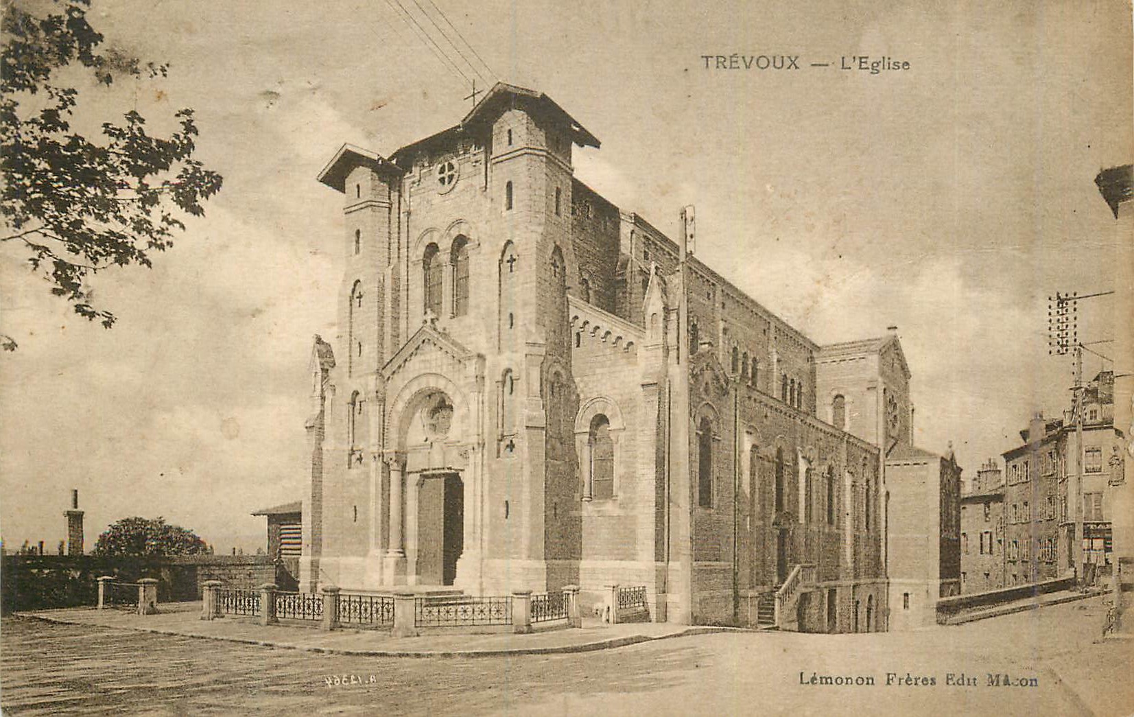 CPA Trevoux l'Eglise Lemonon Freres