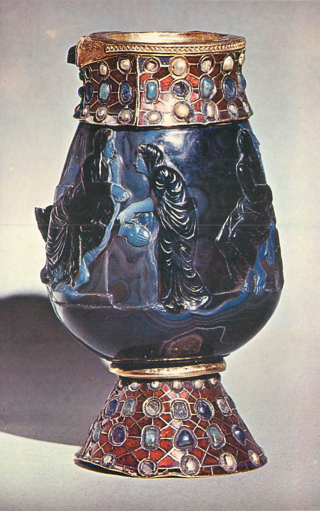 CPM Abbatiale de Saint Maurice Vase en Sardonyx cloisonne Merovingien