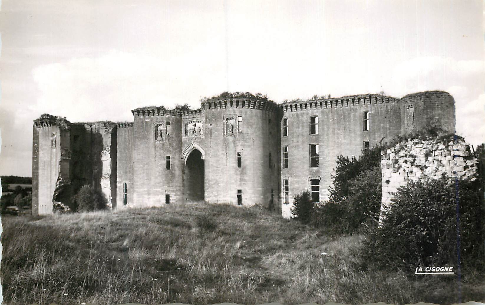 Ruines du château de La Ferté-Milon — Aisne — éditeur La Cigogne, n° 02.307.01