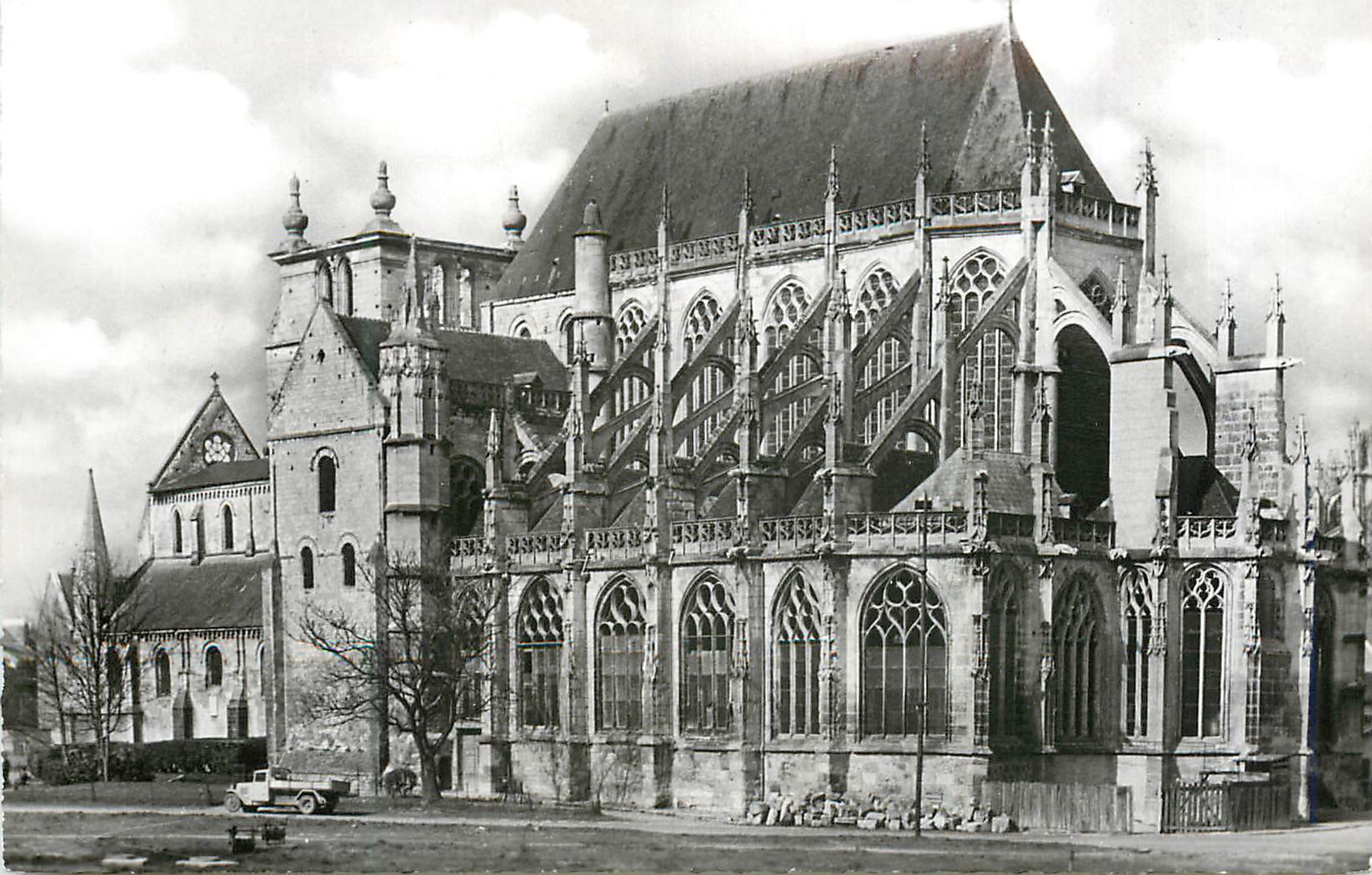 CPM Beauvais l'Eglise St Etienne