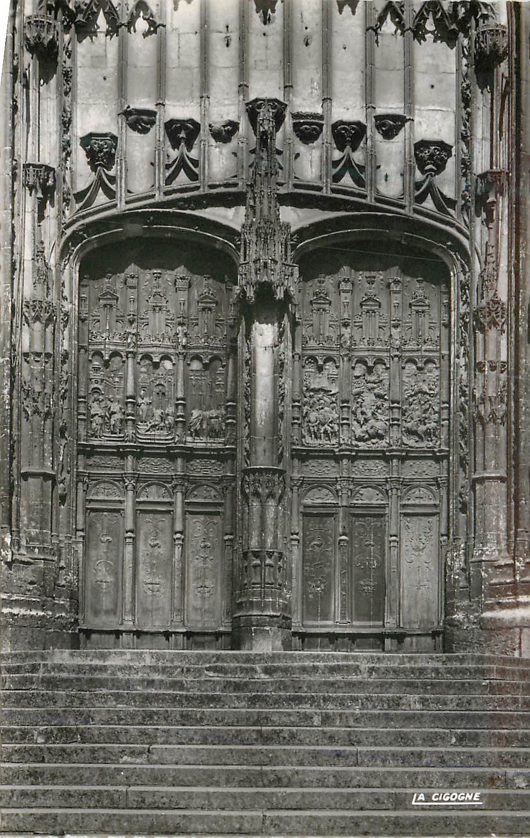 CPM Beauvais (Oise) Cathedrale St Pierre le Portail