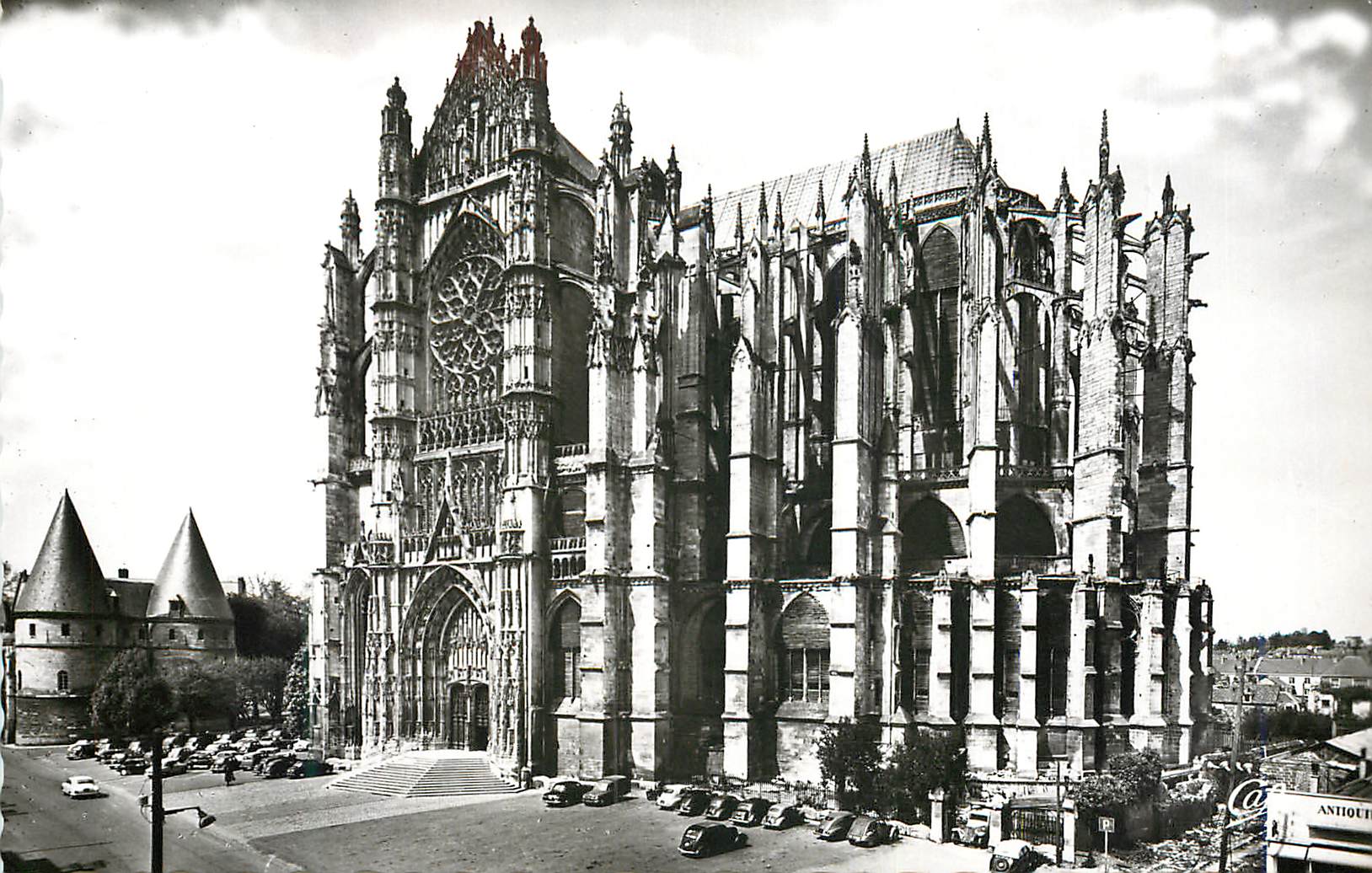 CPM Beauvais la Cathedrale