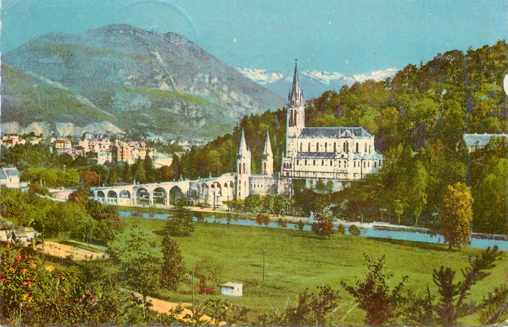 CPM Lourdes (H P) la Basilique le Pic du Jer