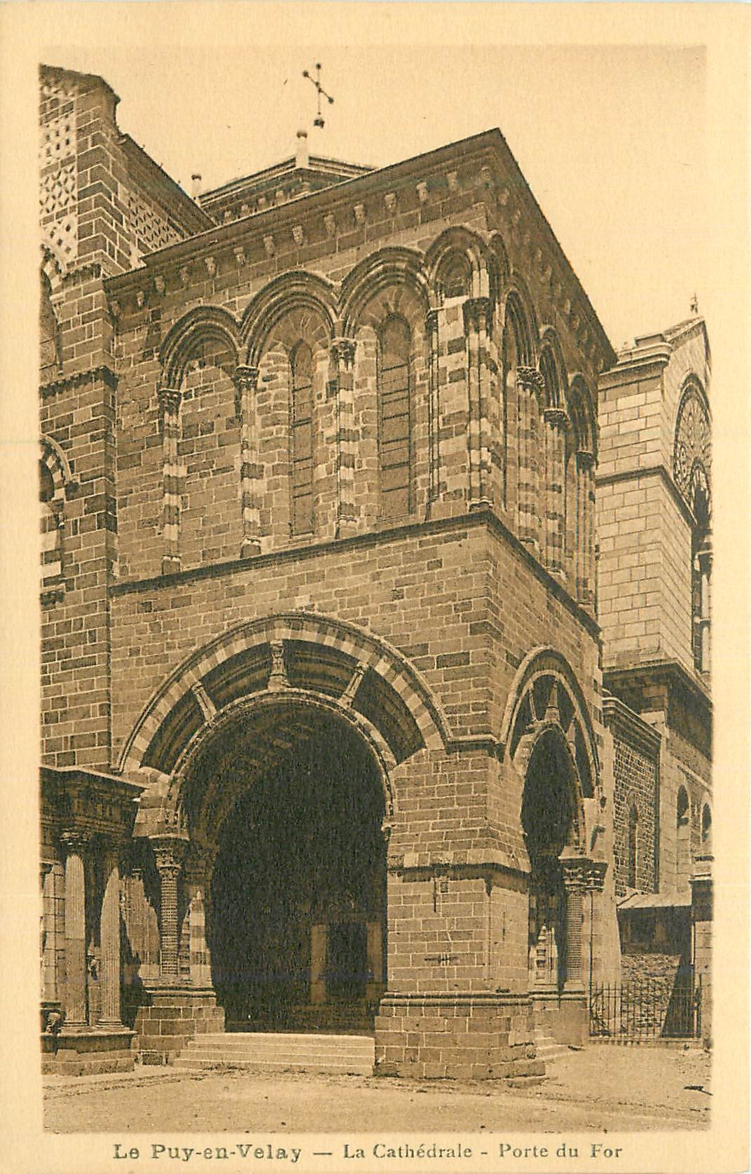 Le Puy-en-Velay — La Cathédrale - Porte du For — Éditeur J.-B. Brossier, Teulouse