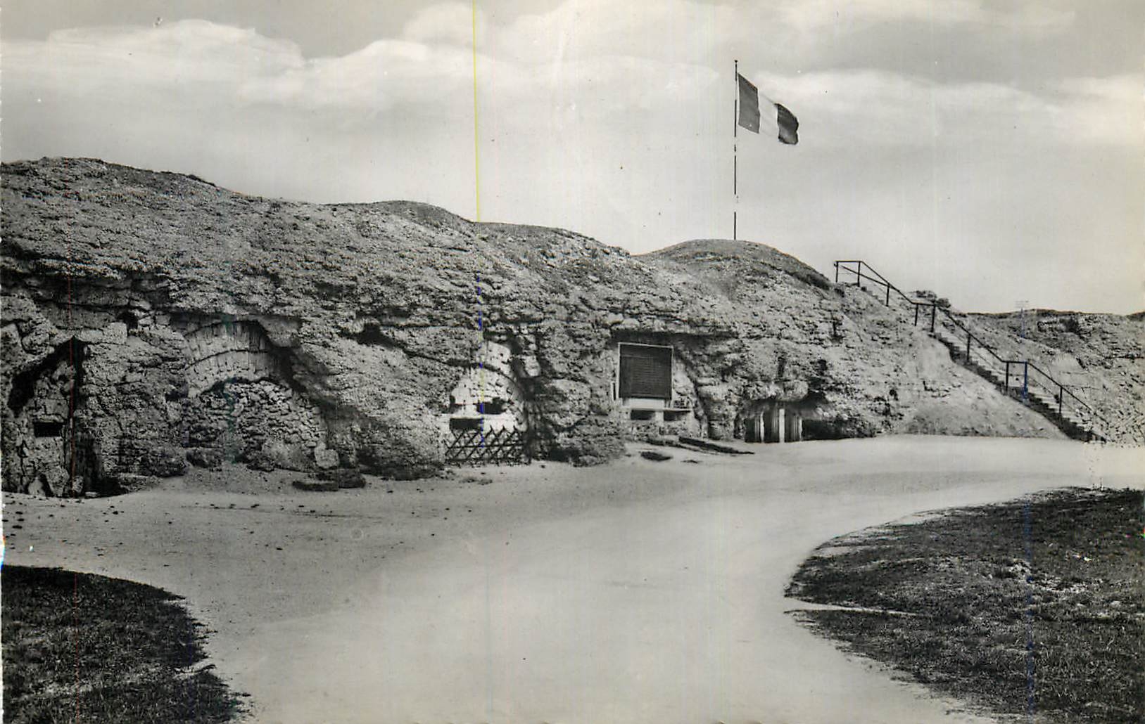 CPM Verdun et les Champs de Bataille le Fort de Douaumont Militaria