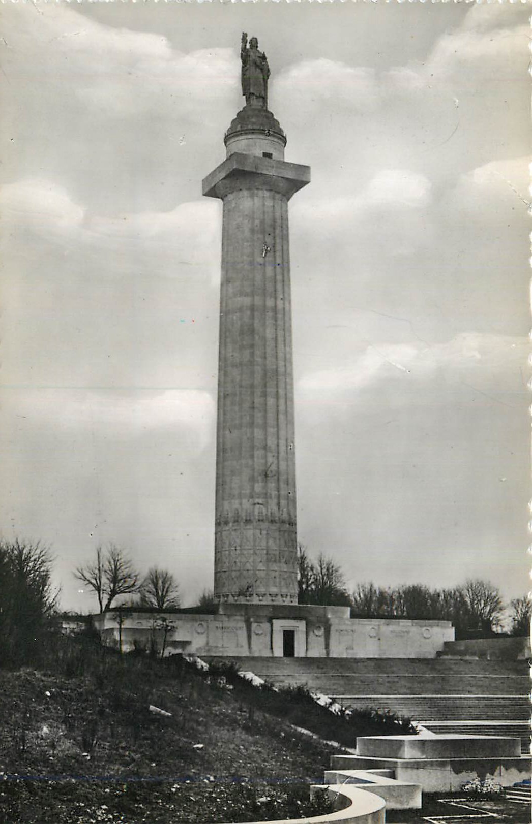 Montfaucon - Der amerikanische Denkmal — Editions des Forts de Vaux et Douaumont, Nr. 17