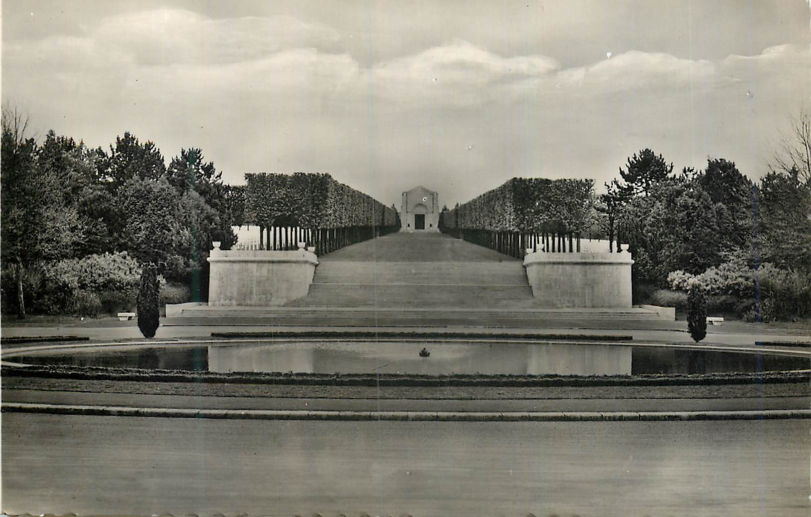 Cimetière américain de Romagne-sous-Montfaucon — Verdun et les champs de bataille — Éditions des Forts de Vaux