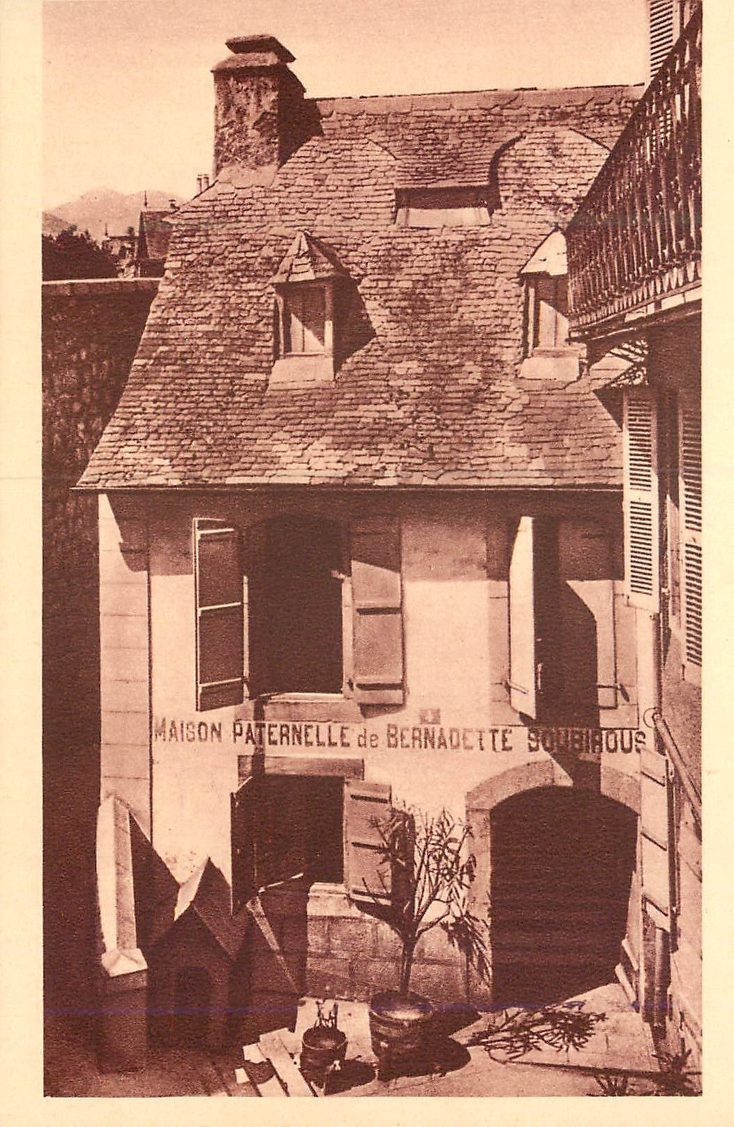 CPA Lourdes Maison Paternelle de Sainte Bernadette Soubirous P D