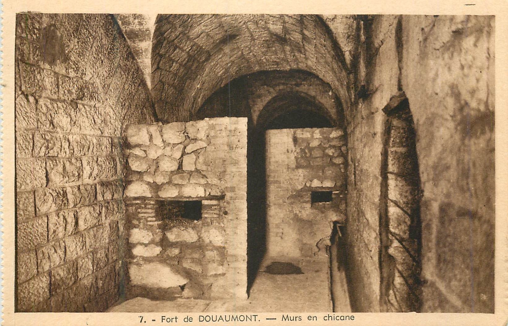 Fort de Douaumont — Murs en chicane
