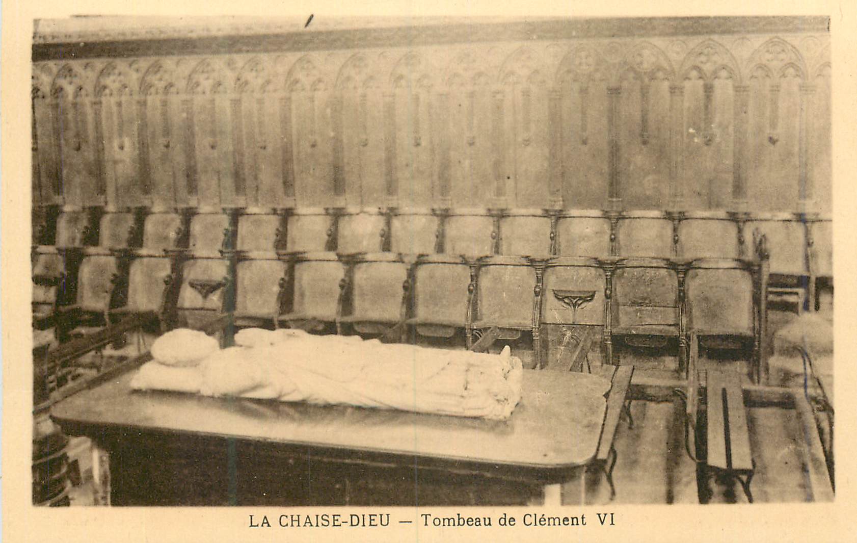CPA La Chaise Dieu Tombeau de Clement VI