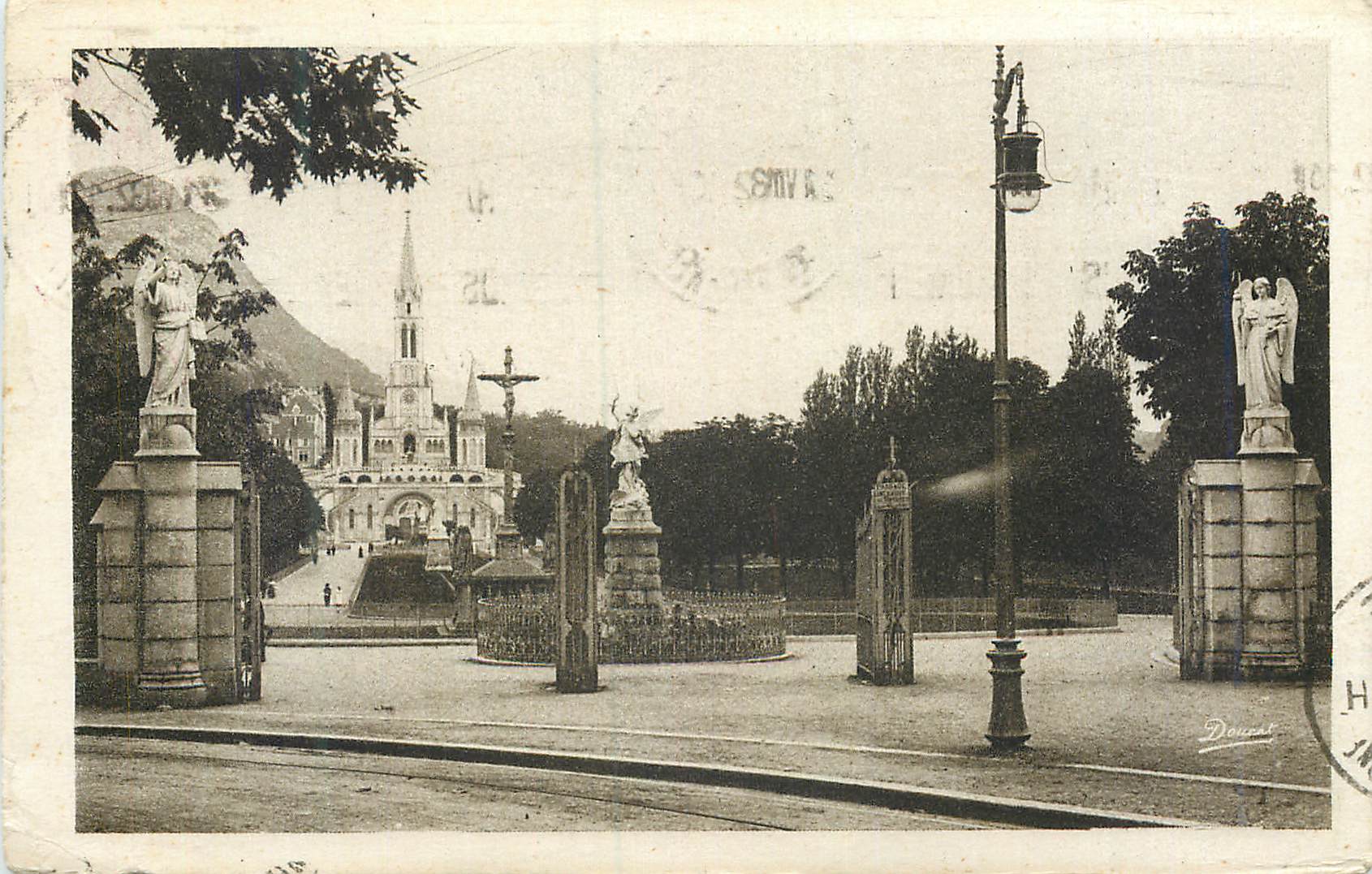 CPA Lourdes Entree de l'Esplanade
