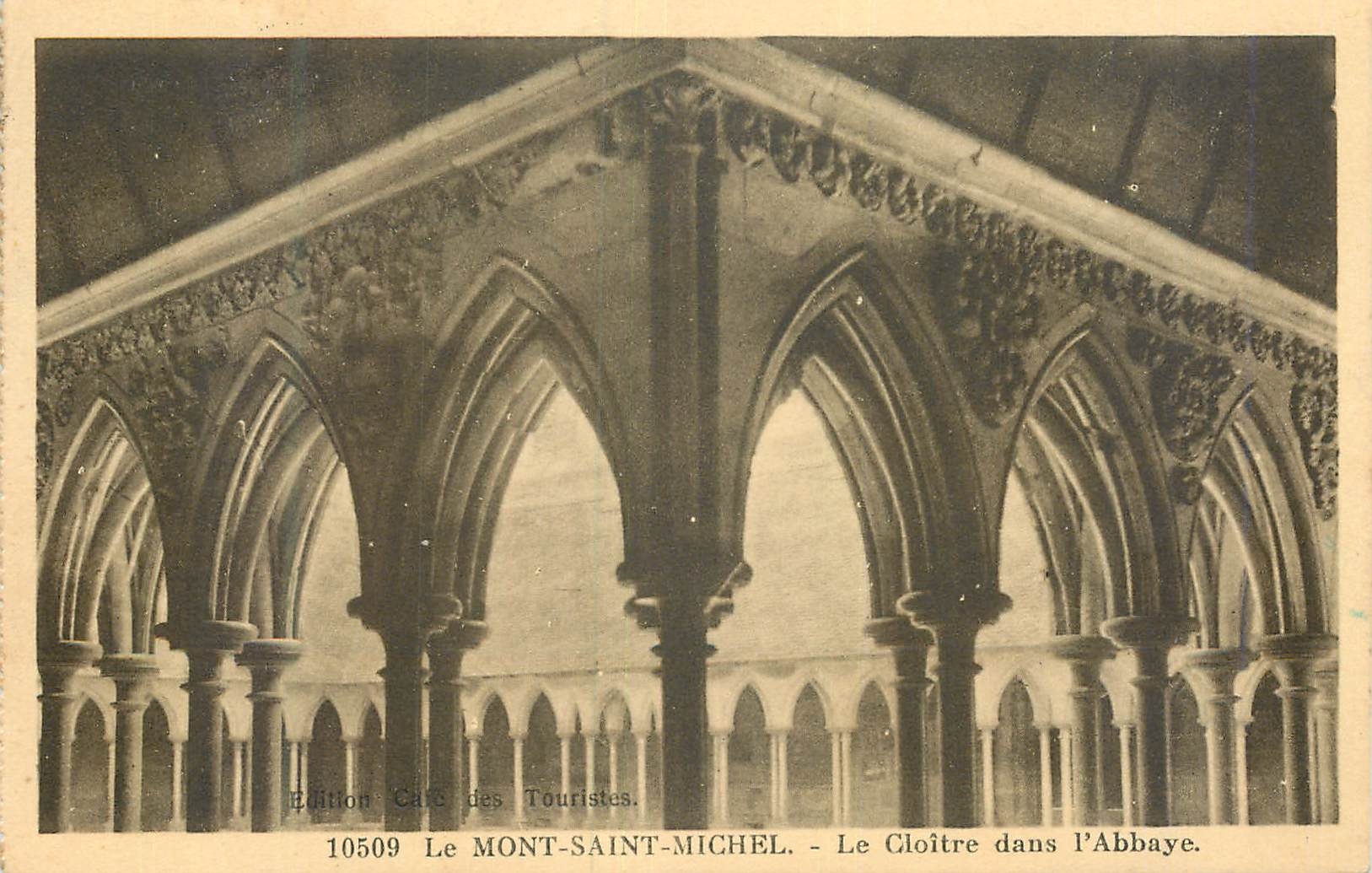 CPA Le Mont Saint Michel Le Cloitre dans l'Abbaye