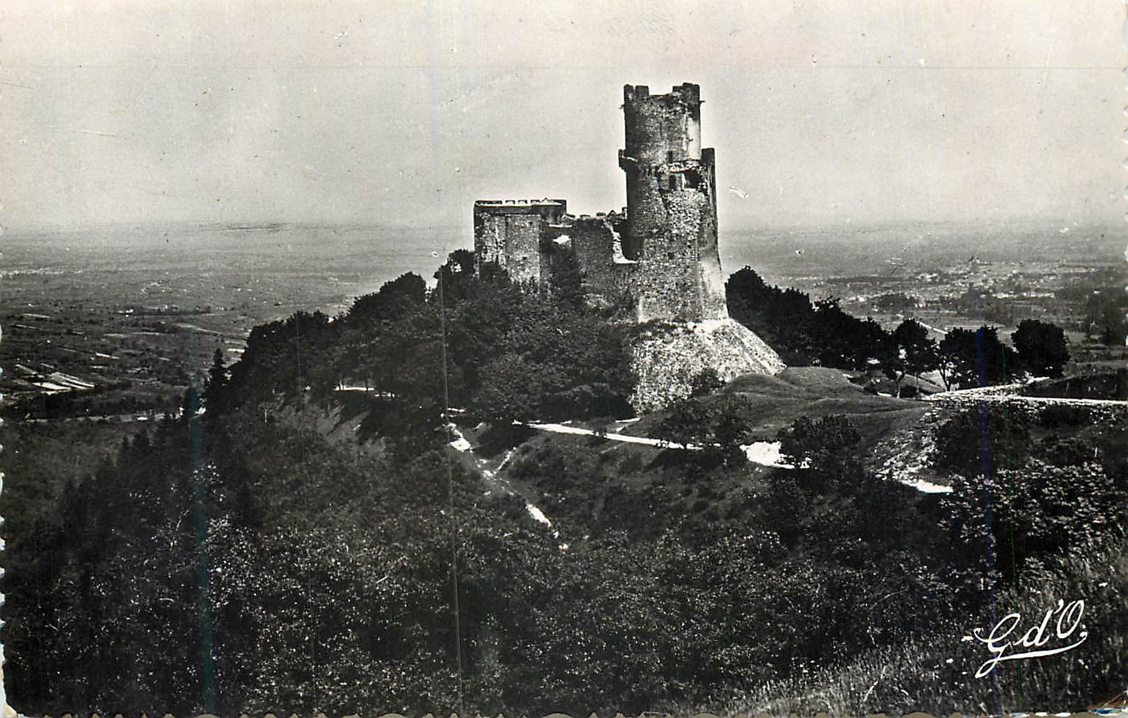 CPM L'Auvergne Chateau Feodal de Tournoel