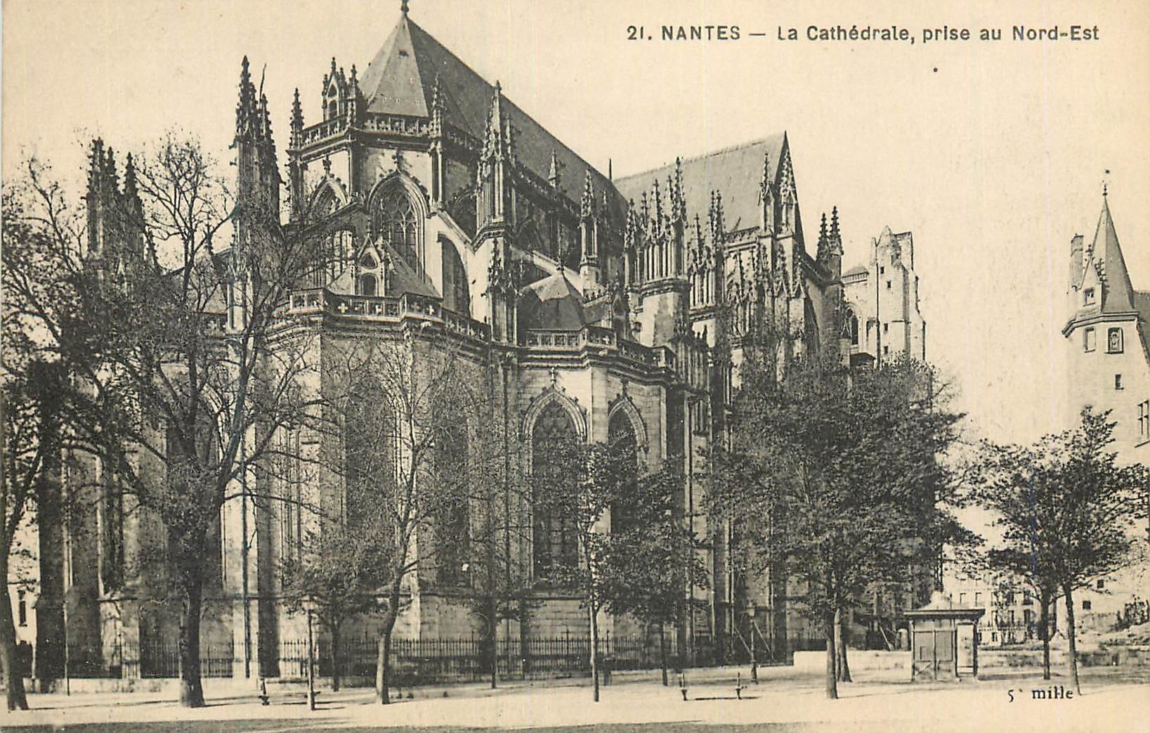 CPA Nantes La Cathedrale Prise au Nord Est